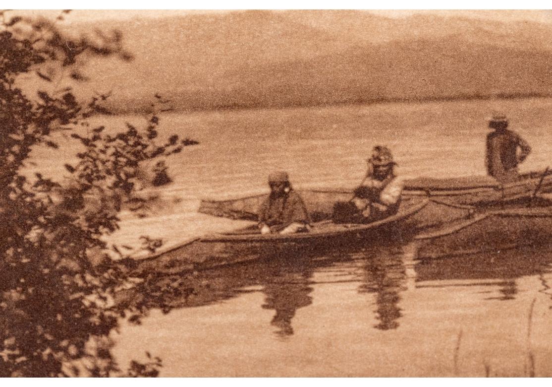 Edward S. Curtis (1868-1952) Sepia-Fotogravur auf dem Pend D'Oreille - Kalispel im Angebot 3