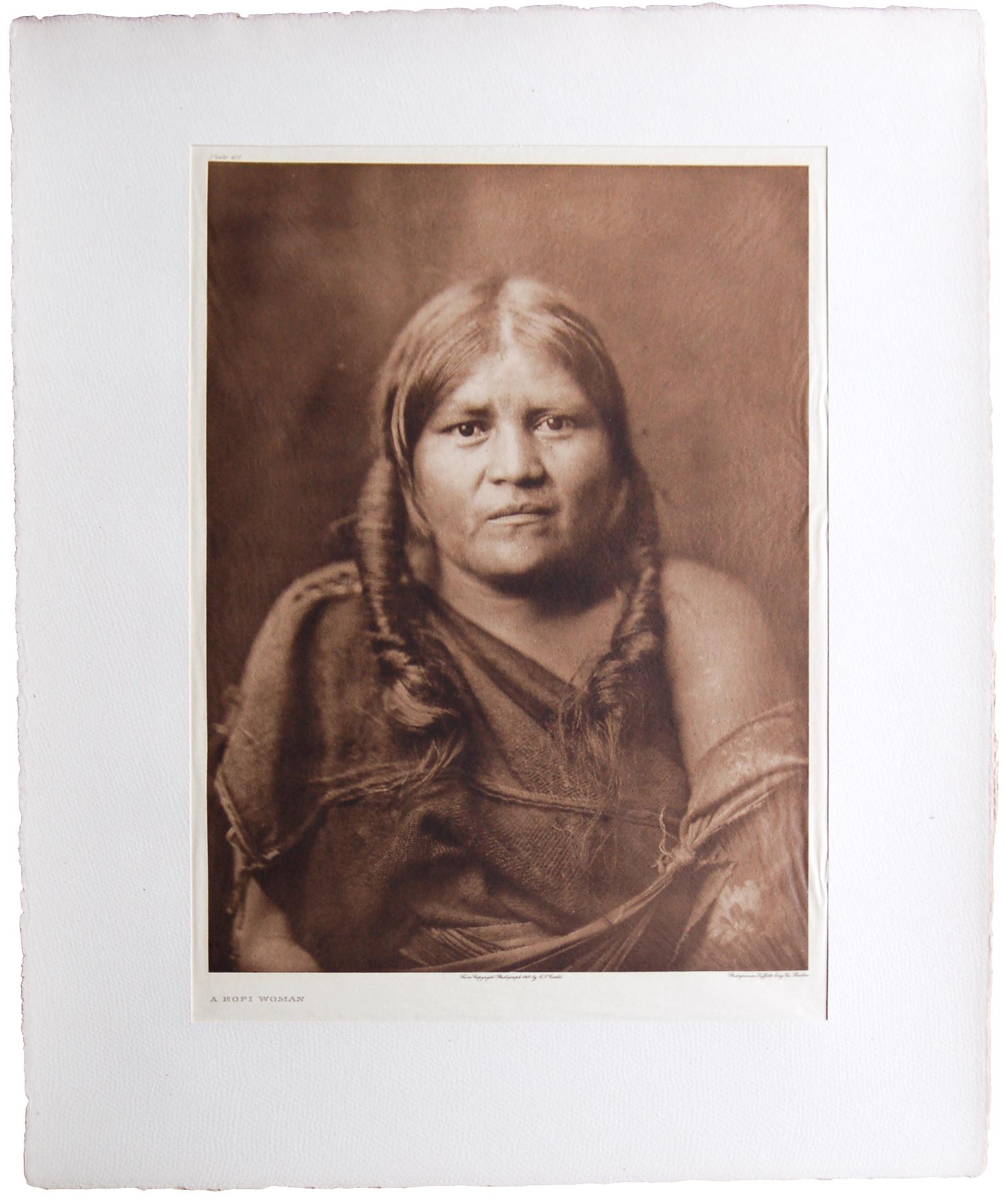 Portrait Photograph Edward S. Curtis - Une femme Hopi, 1905