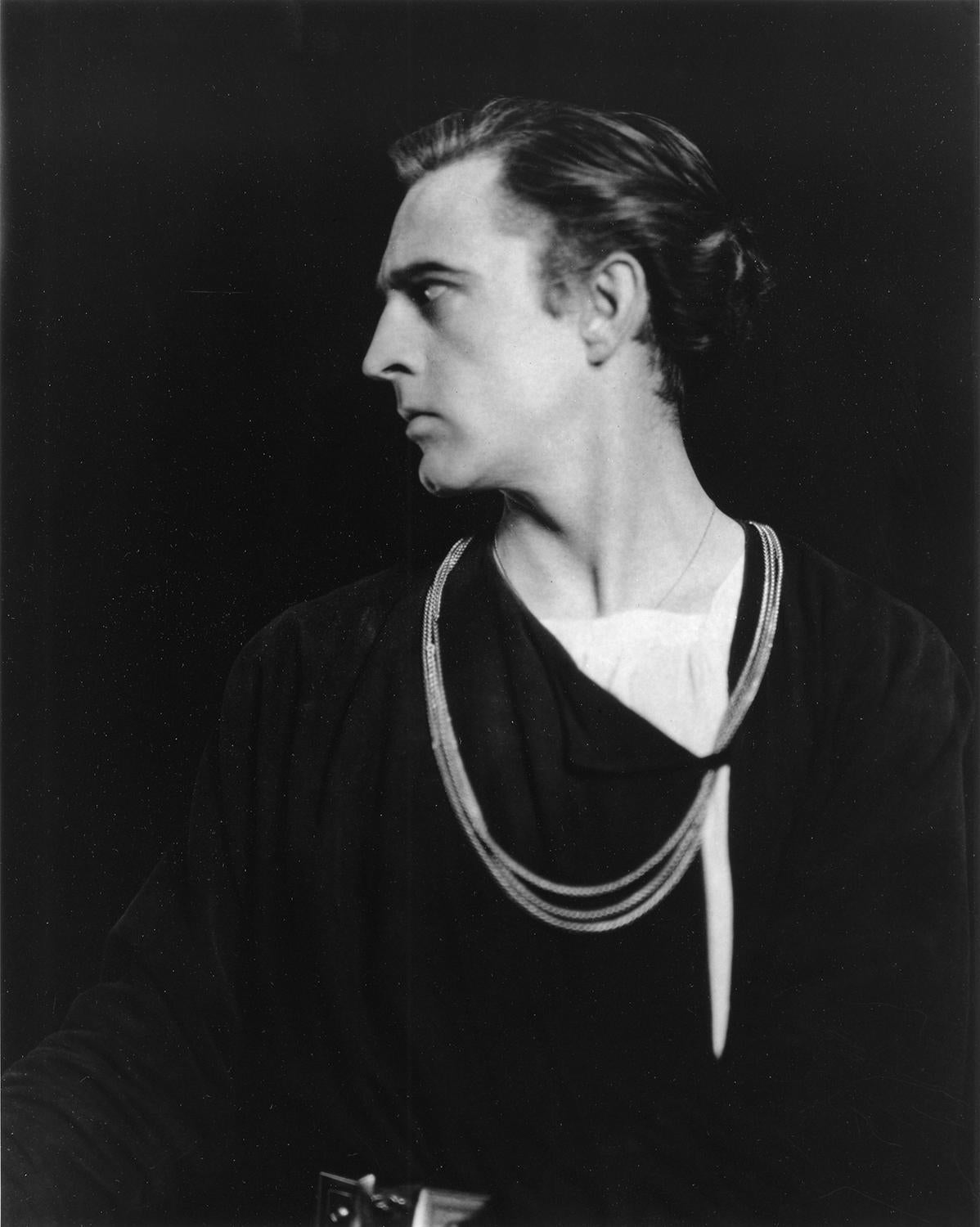 Black and White Photograph Edward Steichen - John Barrymore comme Hamlet