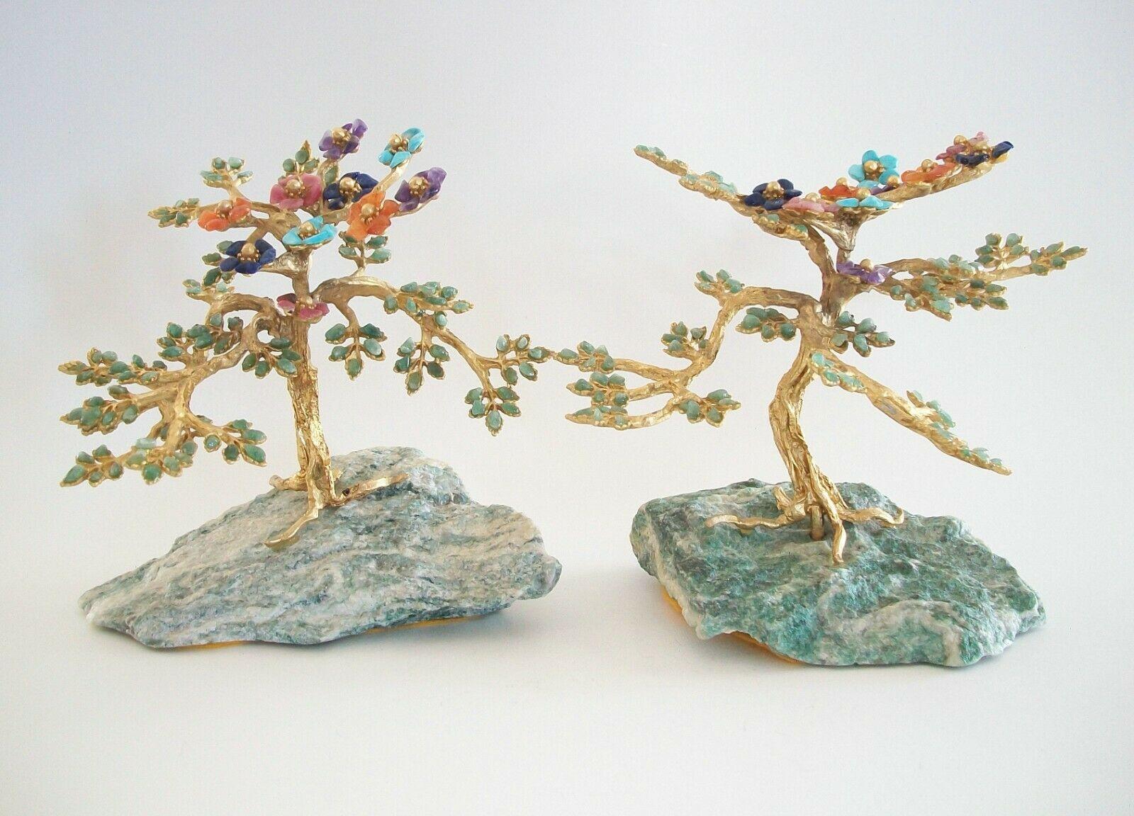 20ième siècle Edward Swoboda, rare paire d'arbres sertis de pierres précieuses sur jadéite, États-Unis, vers 1970 en vente