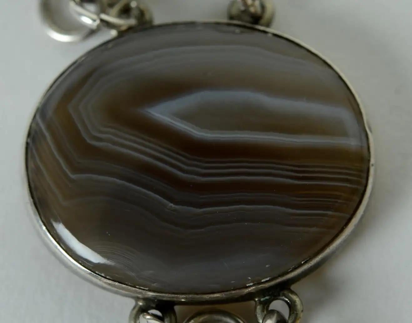 Women's Edward VII and Queen Alexandra Coronation Souvenir Bracelet, Agate, c1902 For Sale