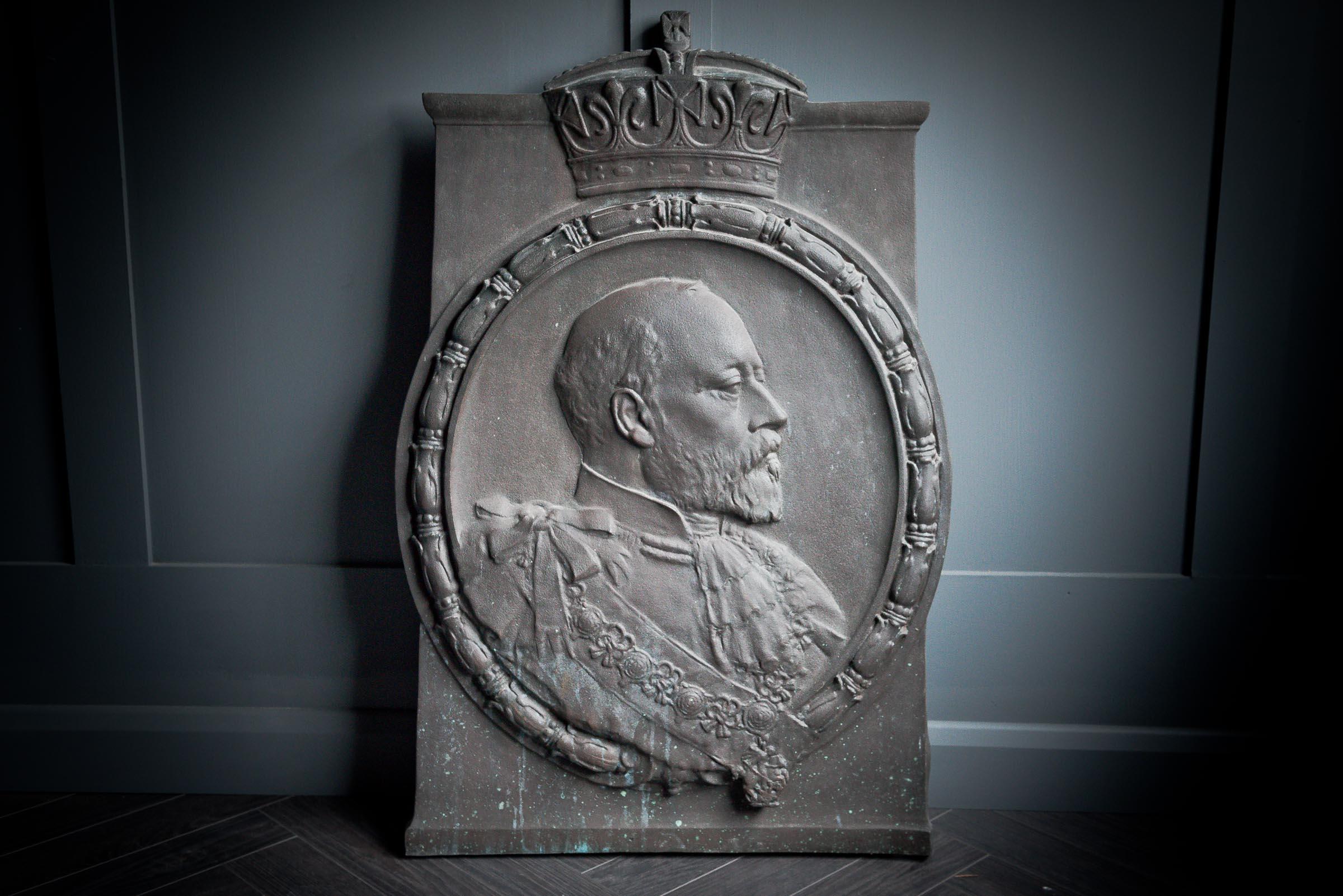 Plaque de fontaine commémorative en bronze d'Edwards VII par William Silver Frith (c.1910) en vente 4