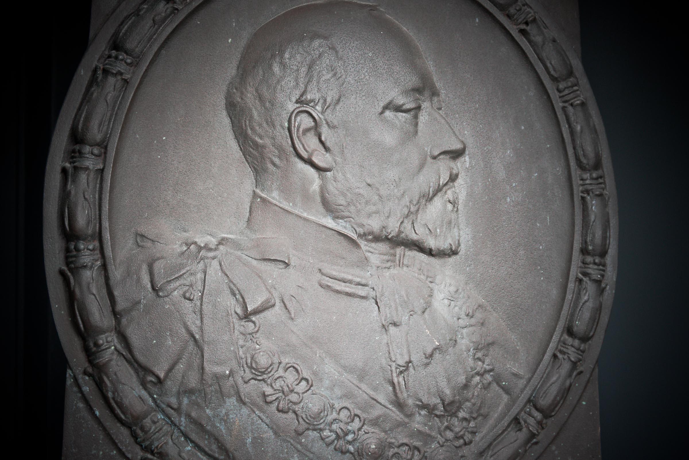 Plaque de fontaine commémorative en bronze d'Edwards VII par William Silver Frith (c.1910) Excellent état - En vente à Alton, GB