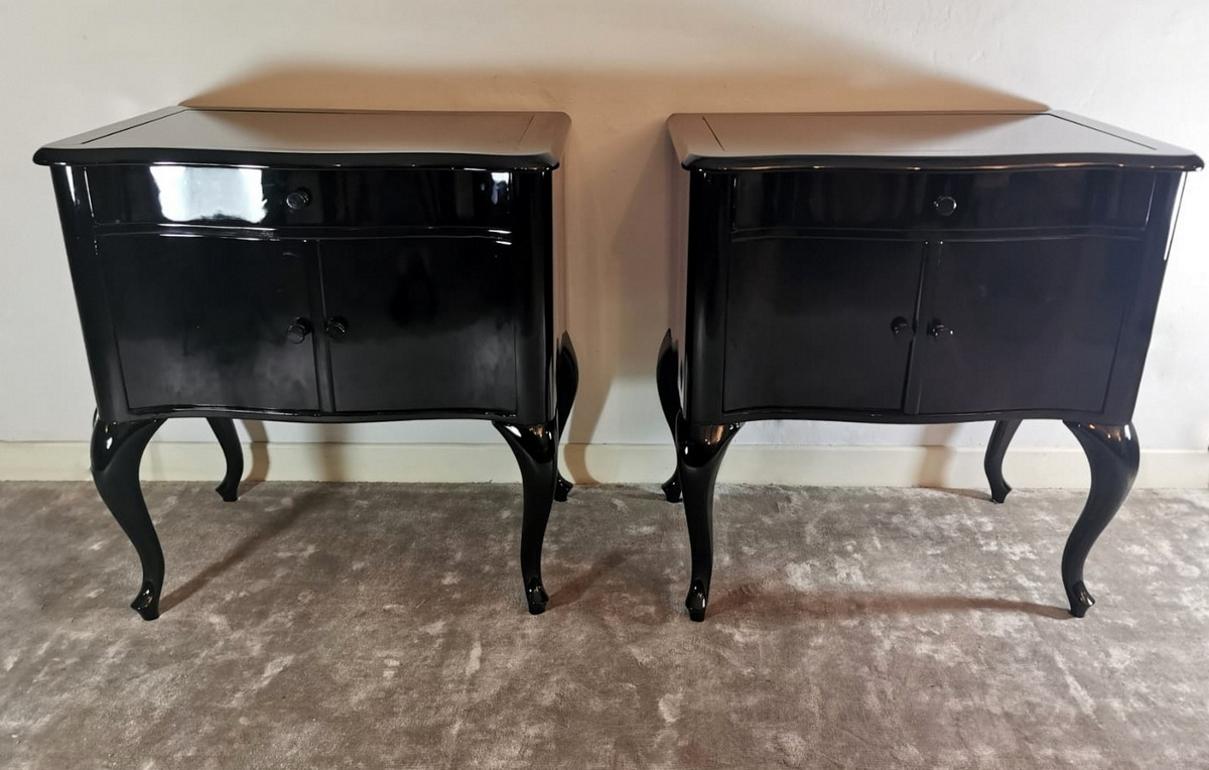 Edward VII English Pair of Black Wood Nightstands Lacquered In Good Condition In Prato, Tuscany