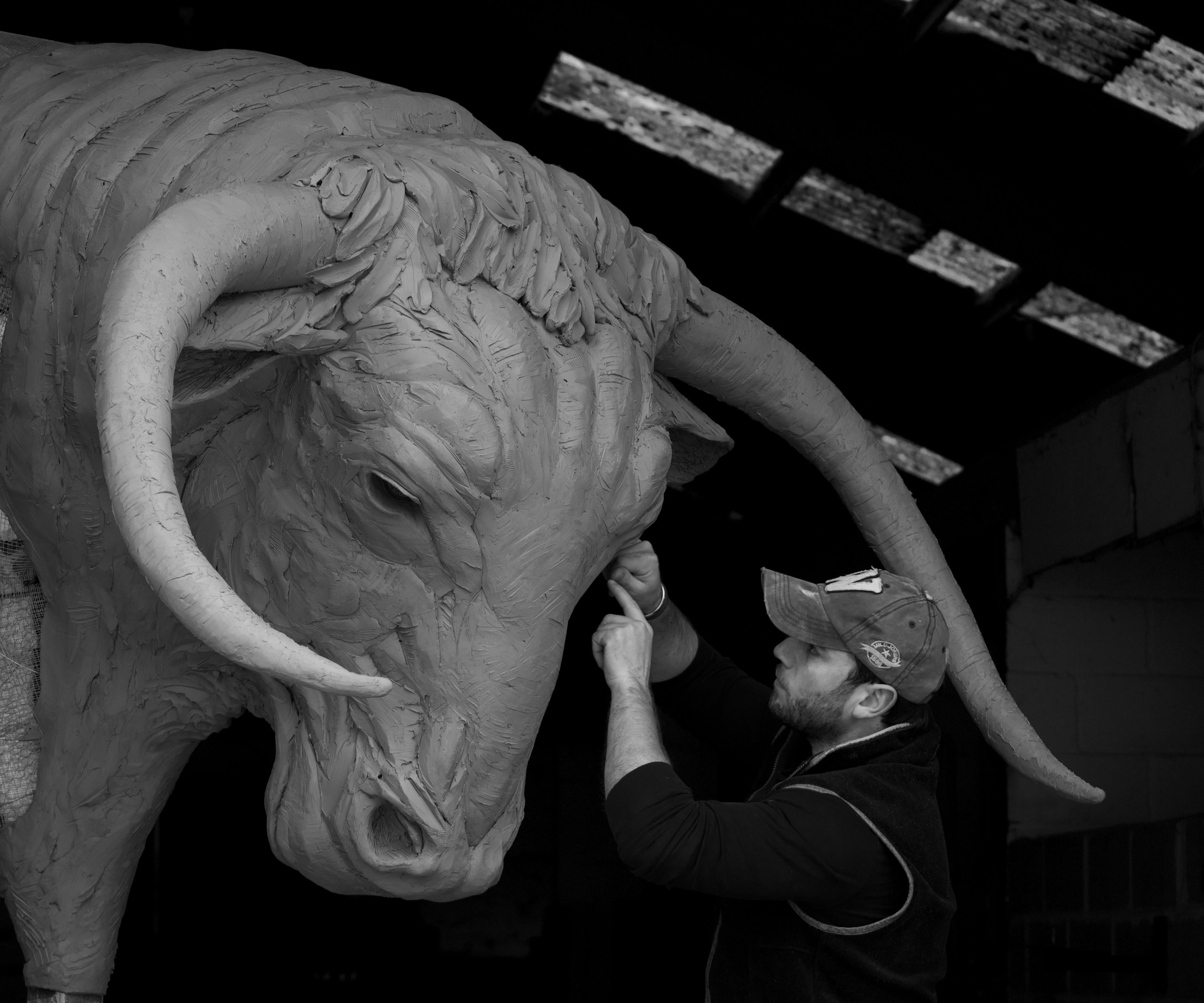 Monumental Bulls Head - Gold Figurative Sculpture by Edward Waites