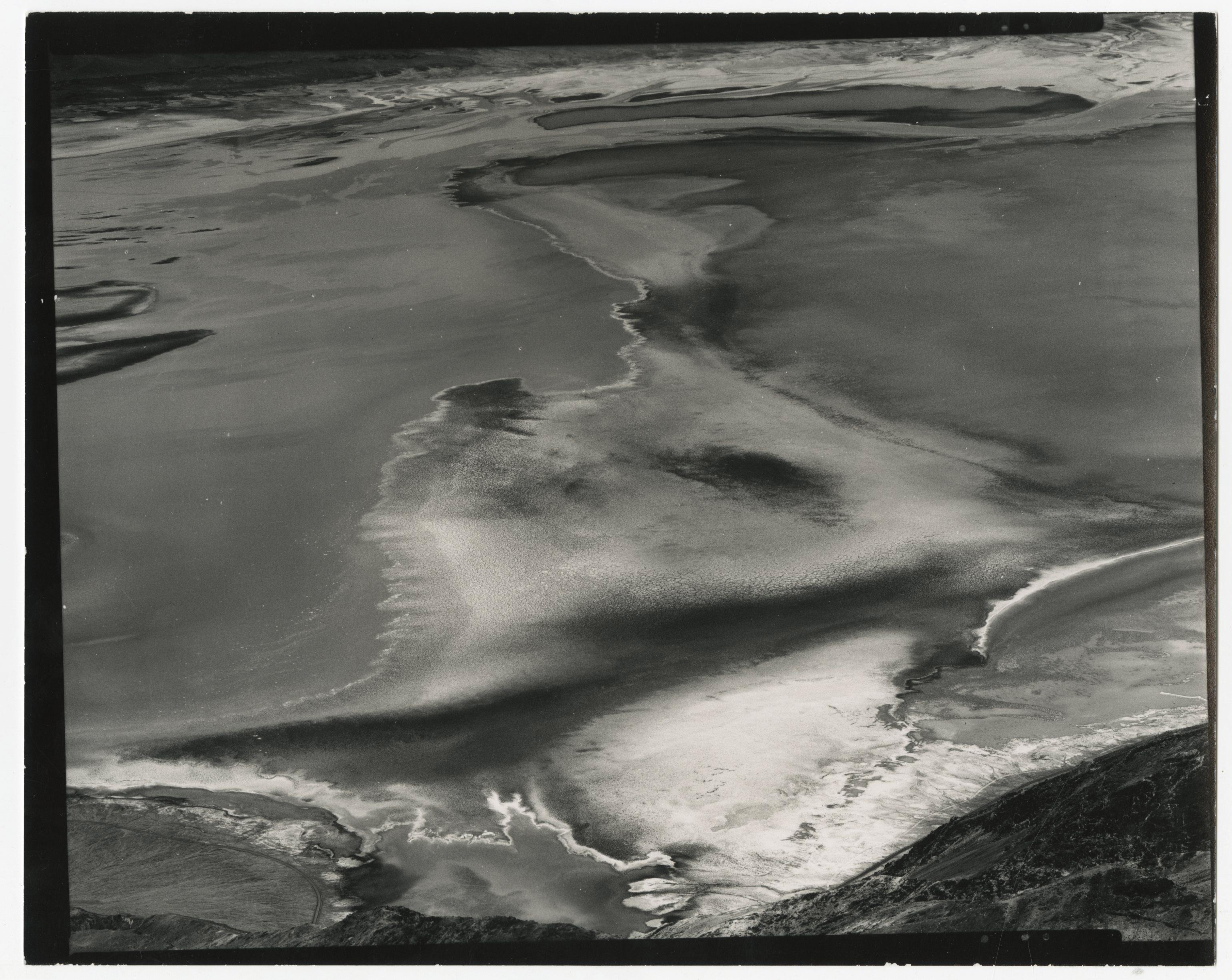 Dante's View, Death Valley, gedruckt später – Photograph von Edward Weston