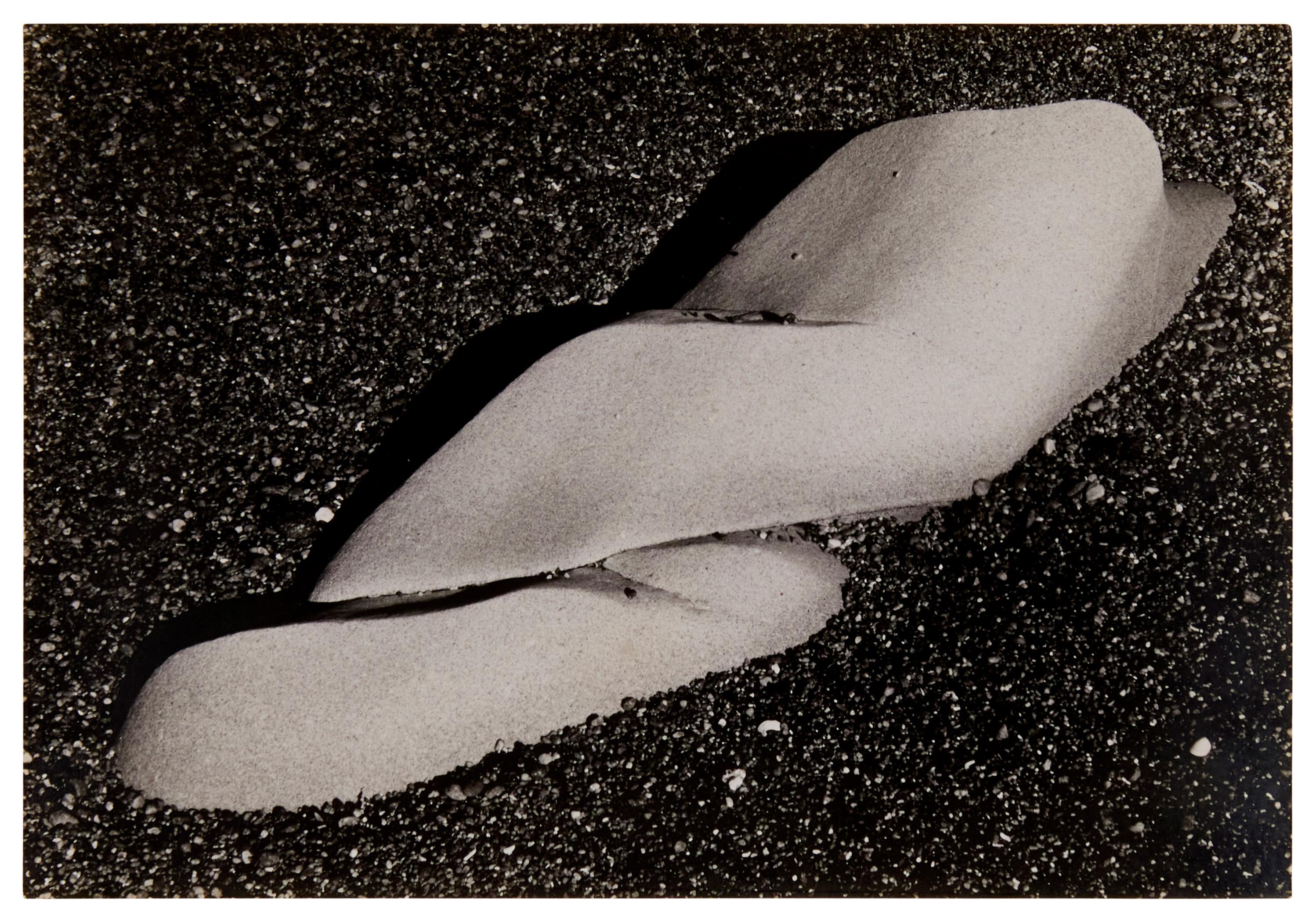 Edward Weston Landscape Photograph – Erodierte Felsen, Point Lobos