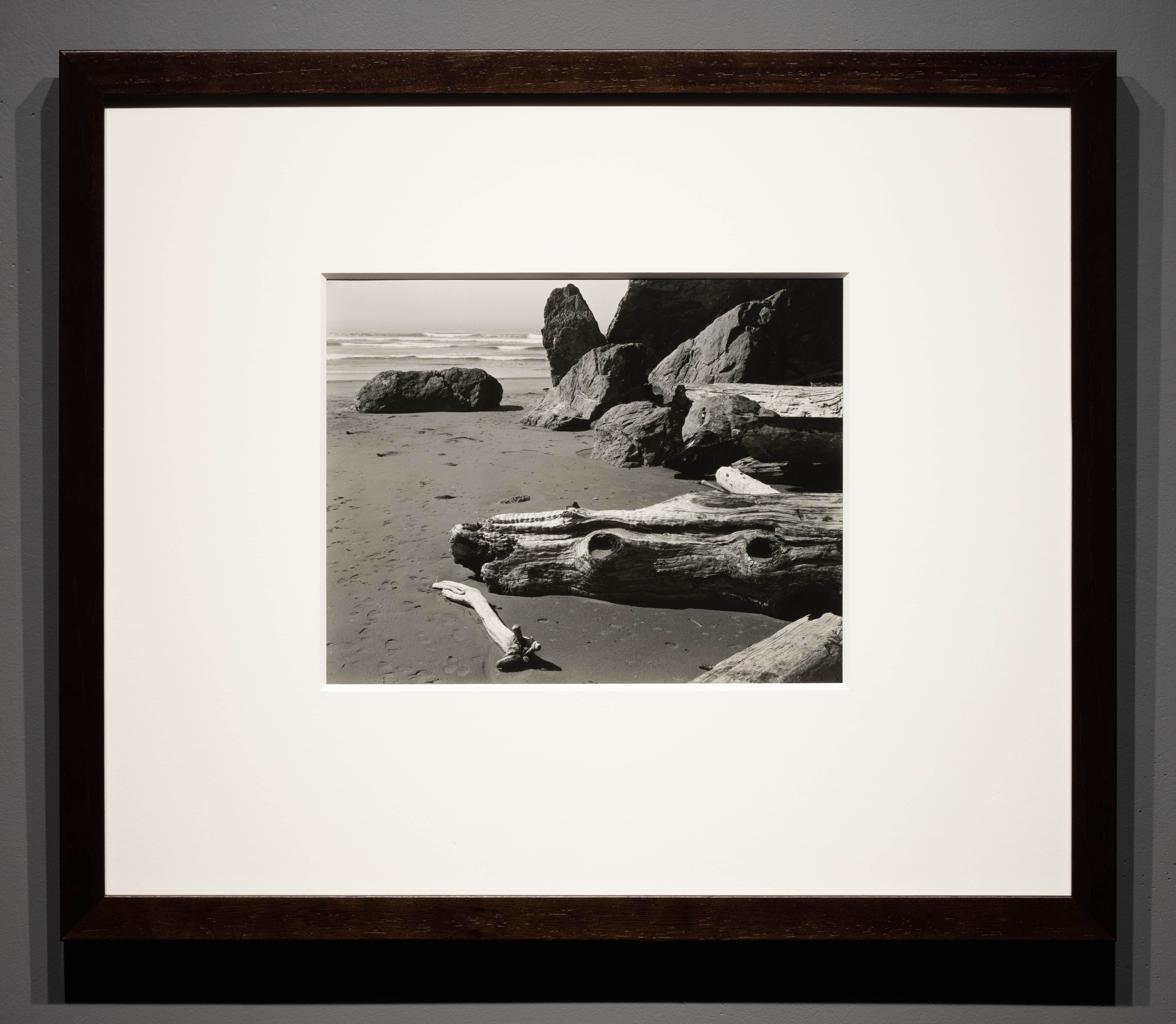 Moonstone Beach – Photograph von Edward Weston