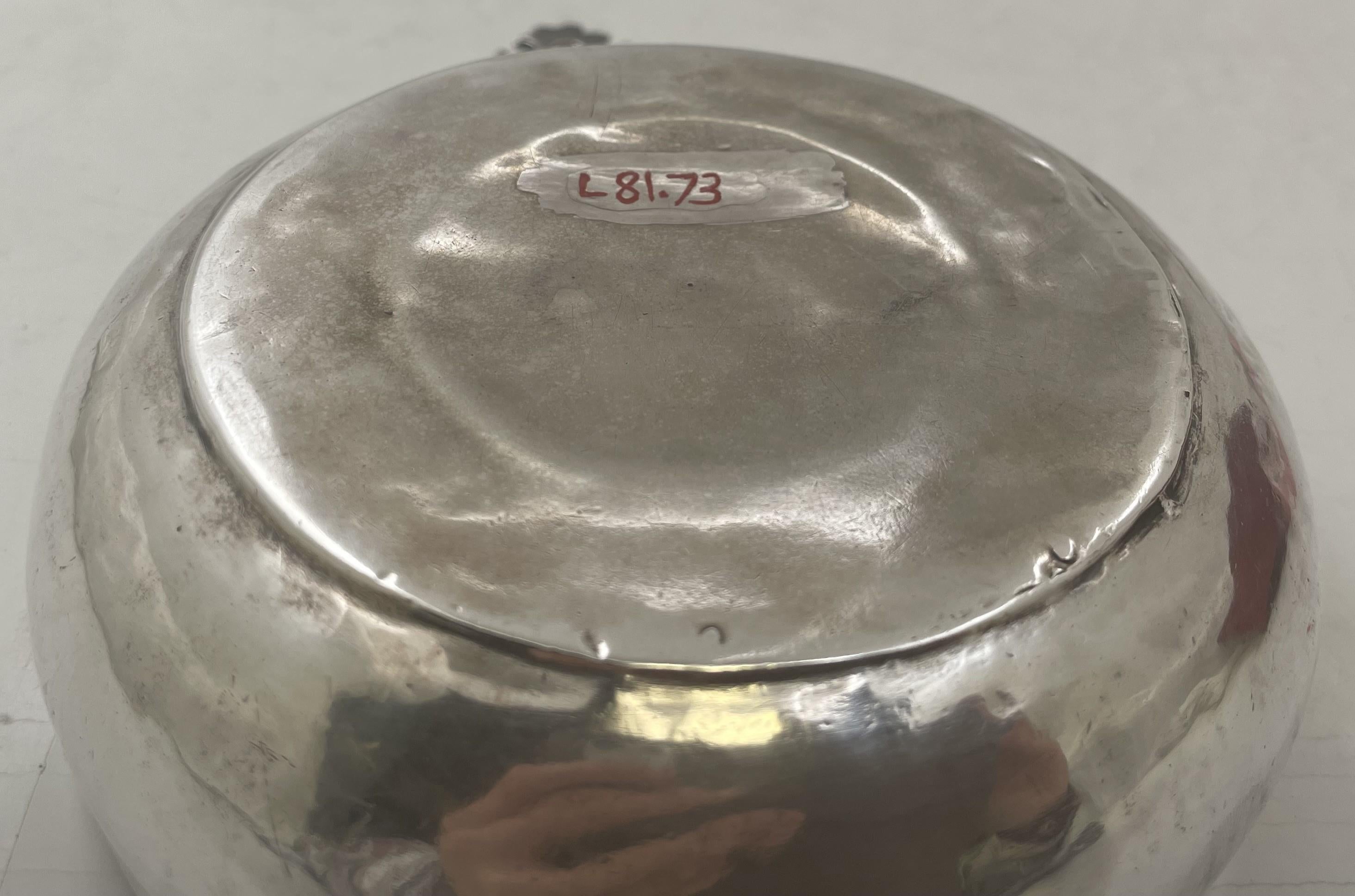 Edward Winslow Early 18th Century Rare Silver Porringer For Sale 3