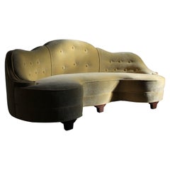 Edward Wormley 1st-Generation "Oasis" Curved Sofa for Dunbar in Mohair