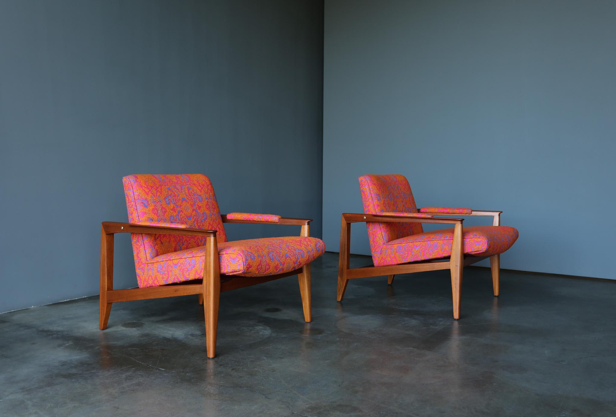 Edward Wormley 5499 Lounge Chairs for Dunbar, United States, c.1960 For Sale 4