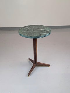 Edward Wormley #5928 Una mesa de nogal, latón y mármol para Dunbar