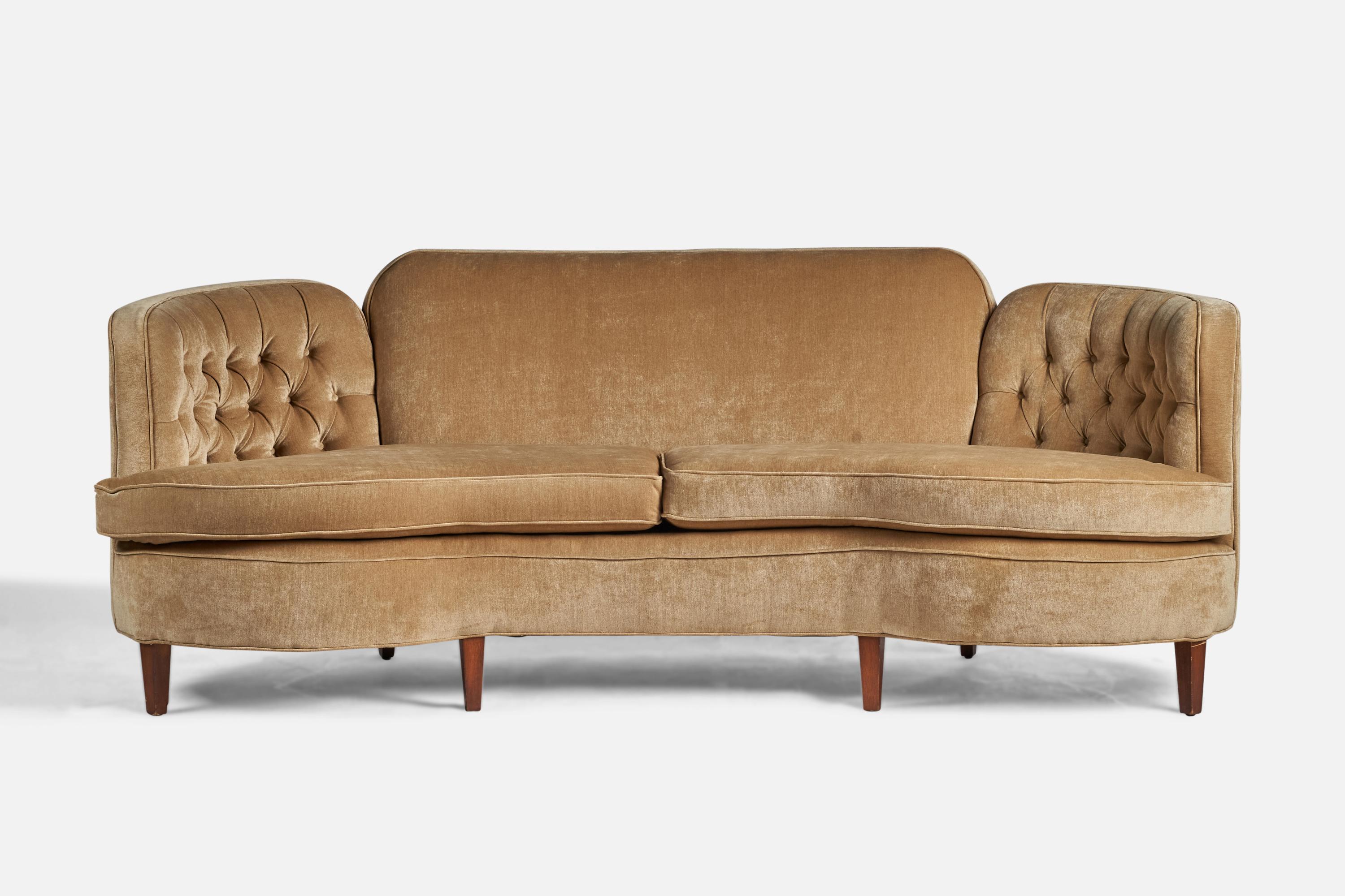 A wood and beige fabric sofa attributed to Edward Wormley for Dunbar, USA, 1950s.

18” seat height
