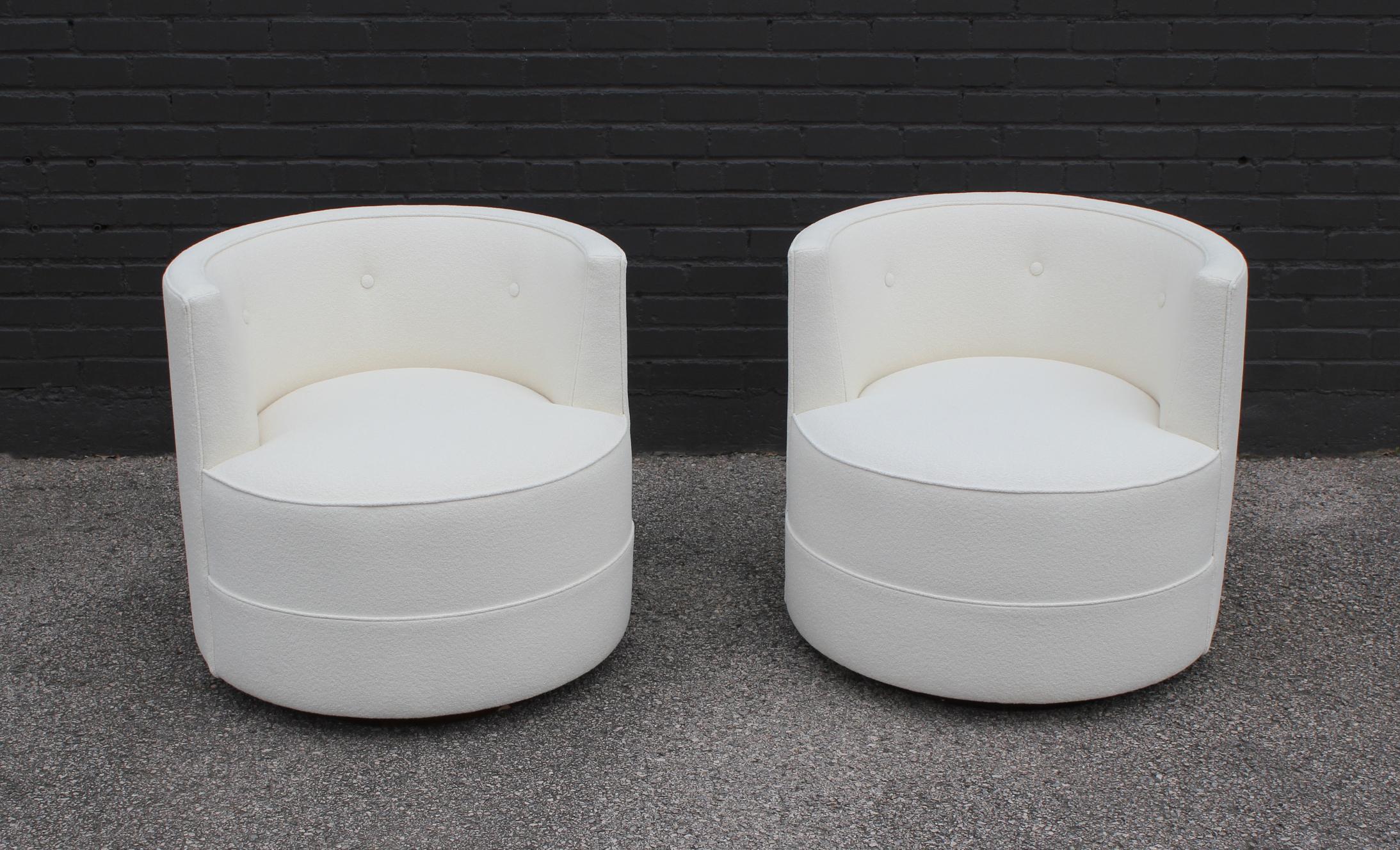 Edward Wormley Barrel Back Swivel Chairs for Dunbar in White Boucle, 1960s 2
