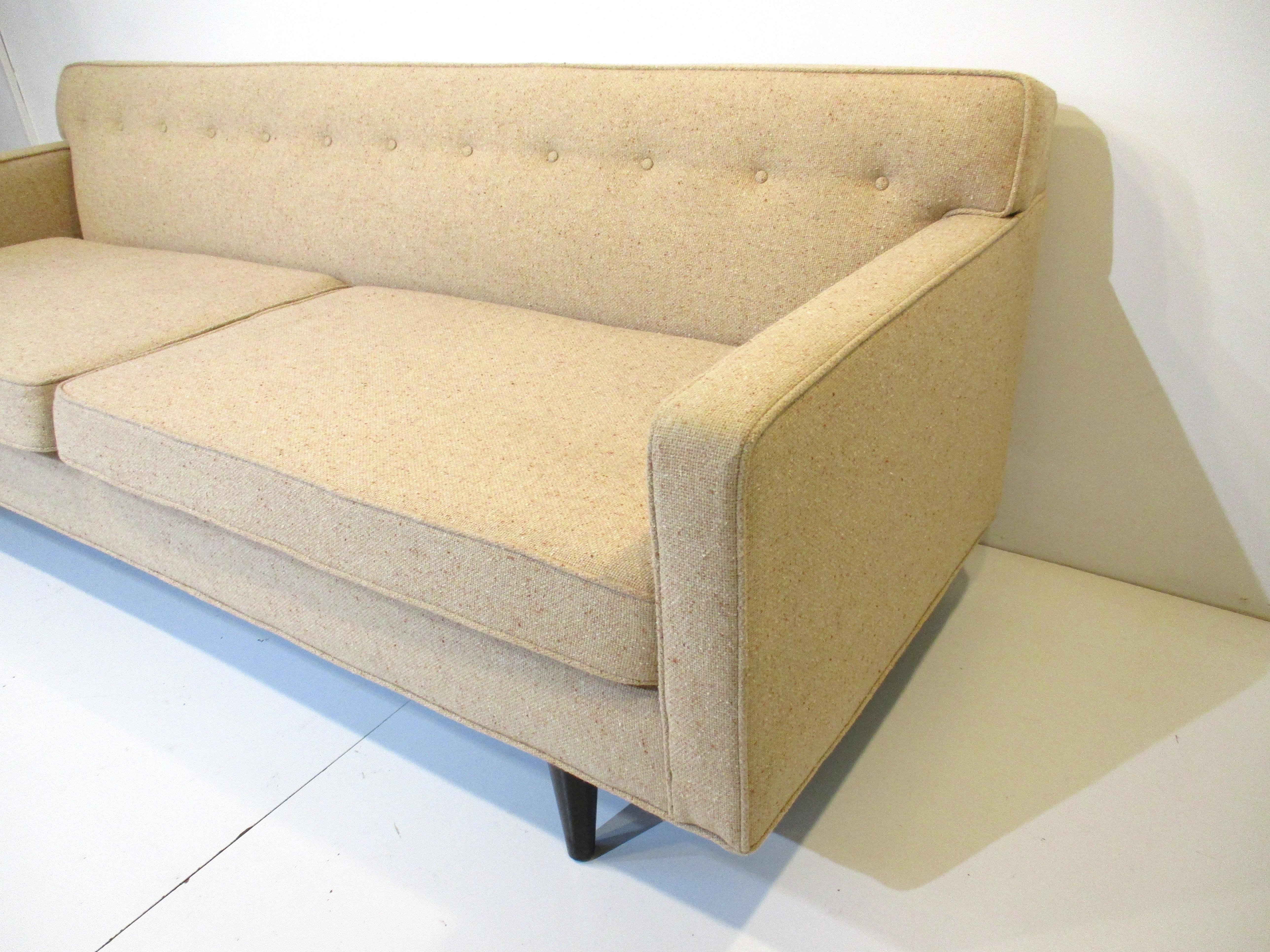 Edward Wormley Button Back Sofa for Dunbar In Good Condition In Cincinnati, OH