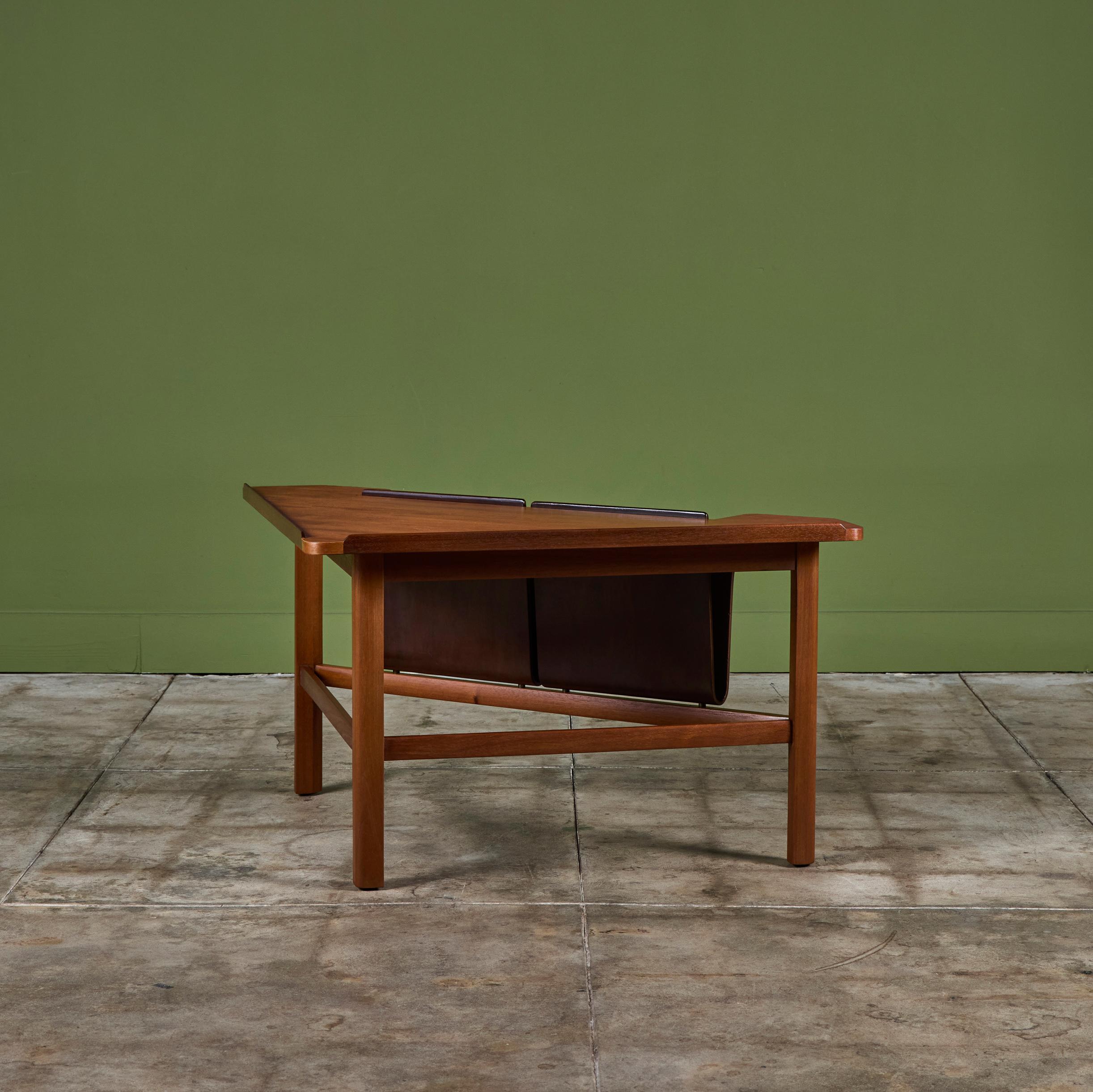 Edward Wormley Corner Magazine Table for Dunbar In Good Condition For Sale In Los Angeles, CA