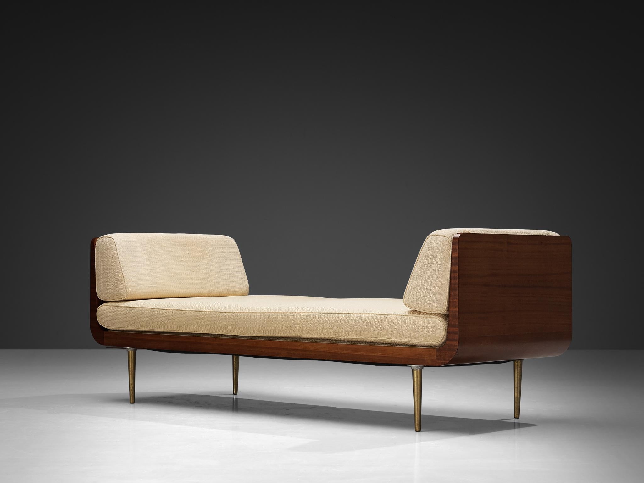Edward Wormley for Dunbar, daybed, mahogany, fabric, metal, United States, 1950s.

A daybed designed by Edward Wormley for Dunbar in mahogany. The sculpted frame shows beautiful lines and forms up at its end. The two cushions as well as the mattress