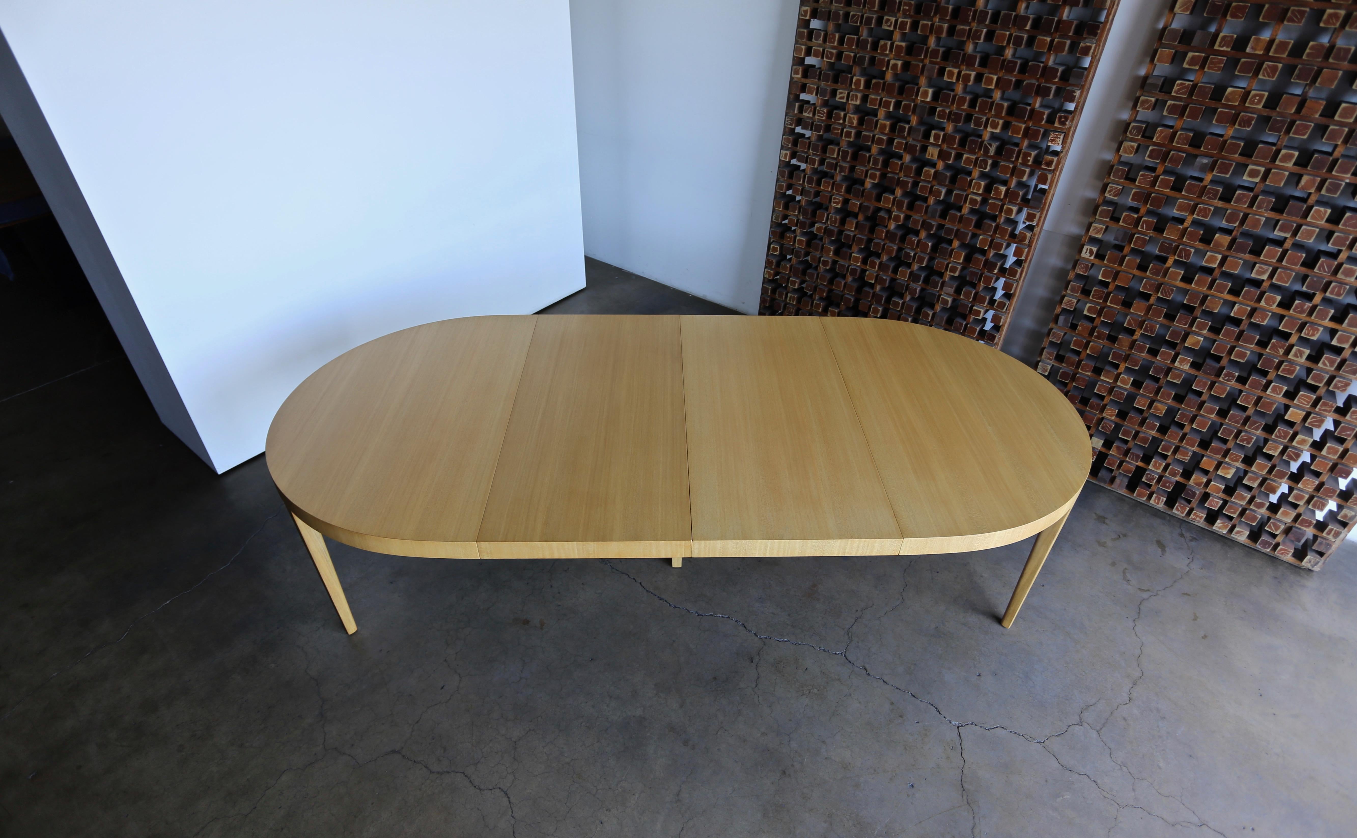 Edward Wormley Dining Table for Dunbar, circa 1950 3