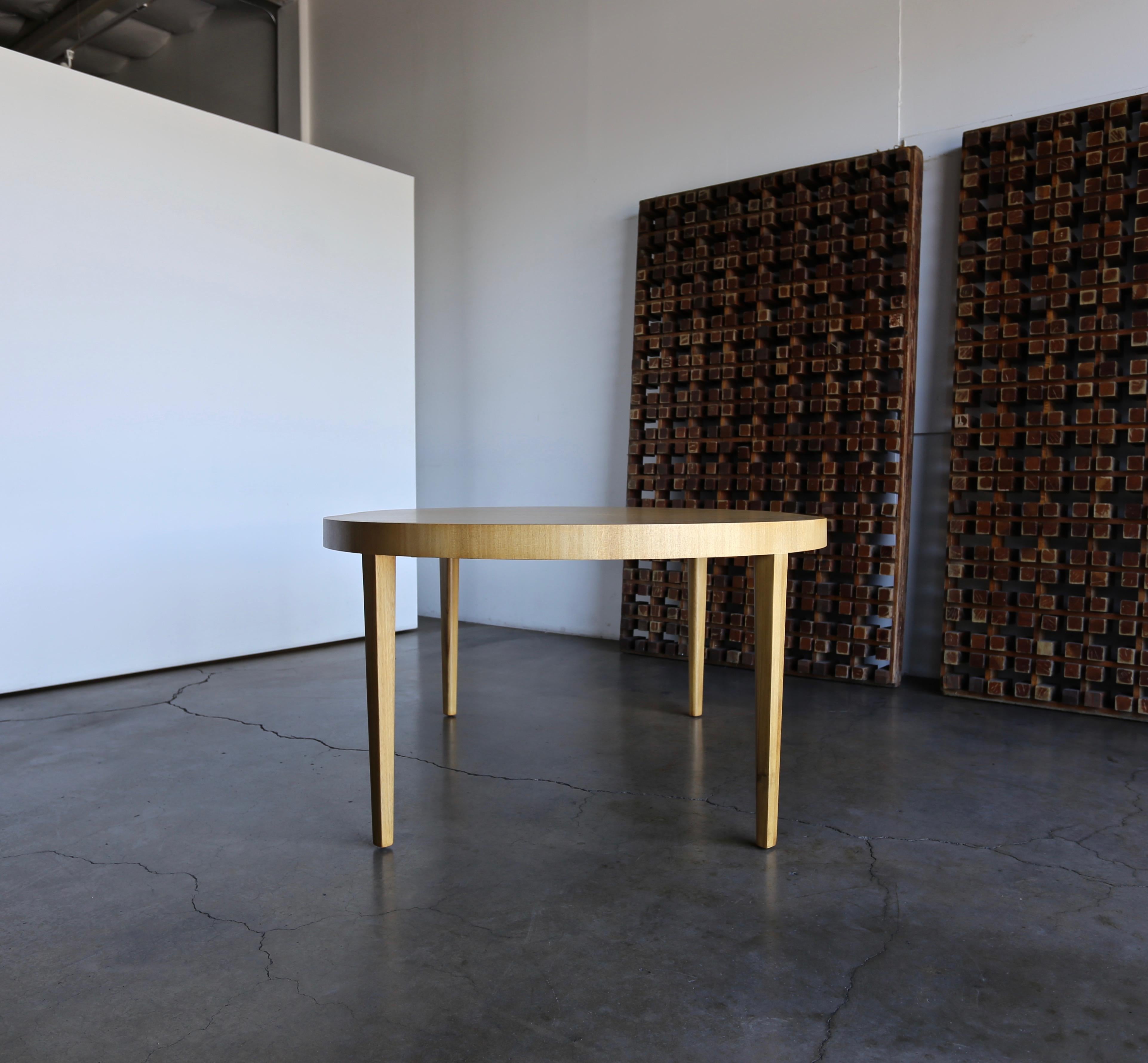 Edward Wormley Dining Table for Dunbar, circa 1950 In Good Condition In San Juan Capistrano, CA