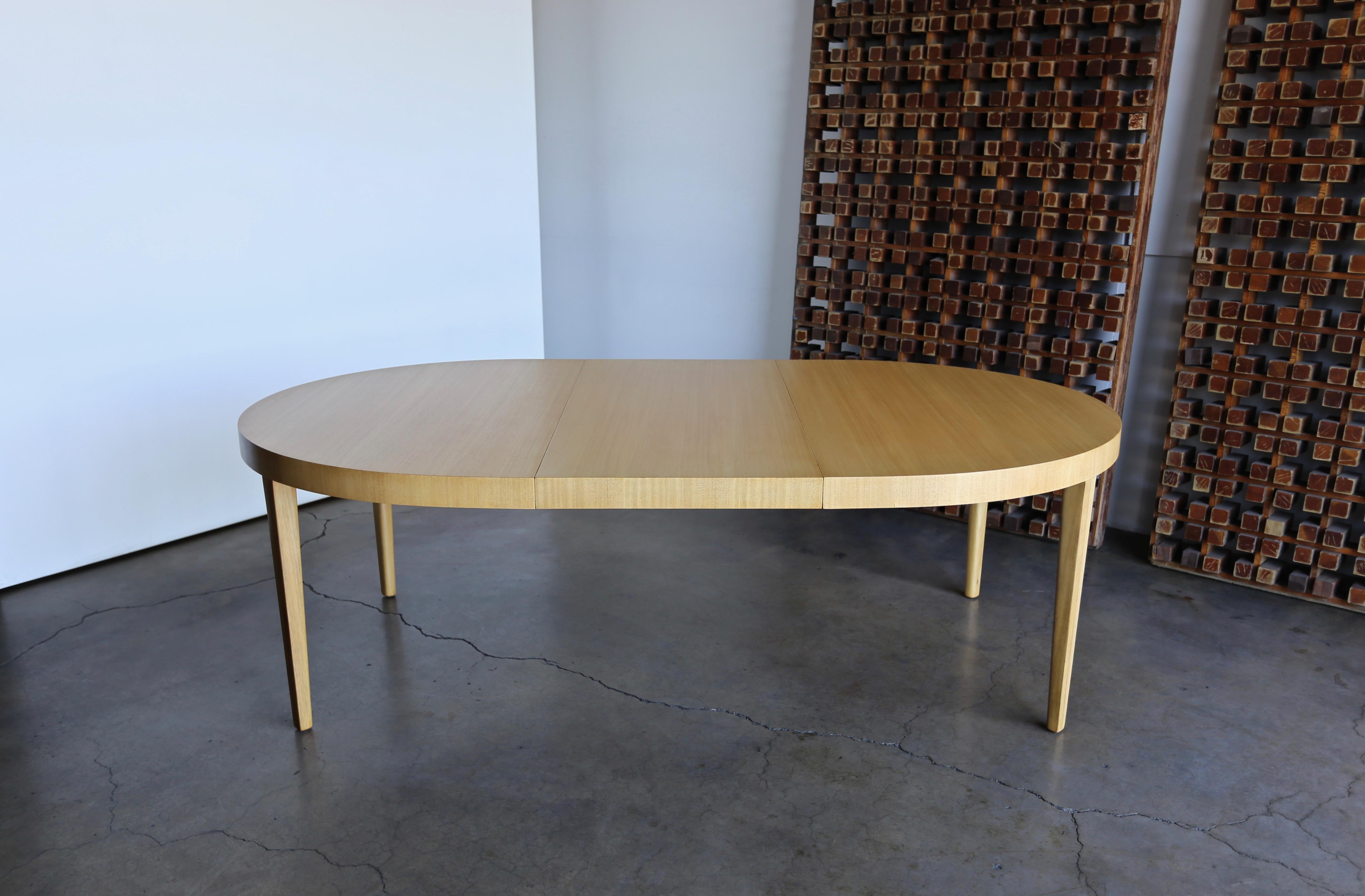 Edward Wormley Dining Table for Dunbar, circa 1950 1