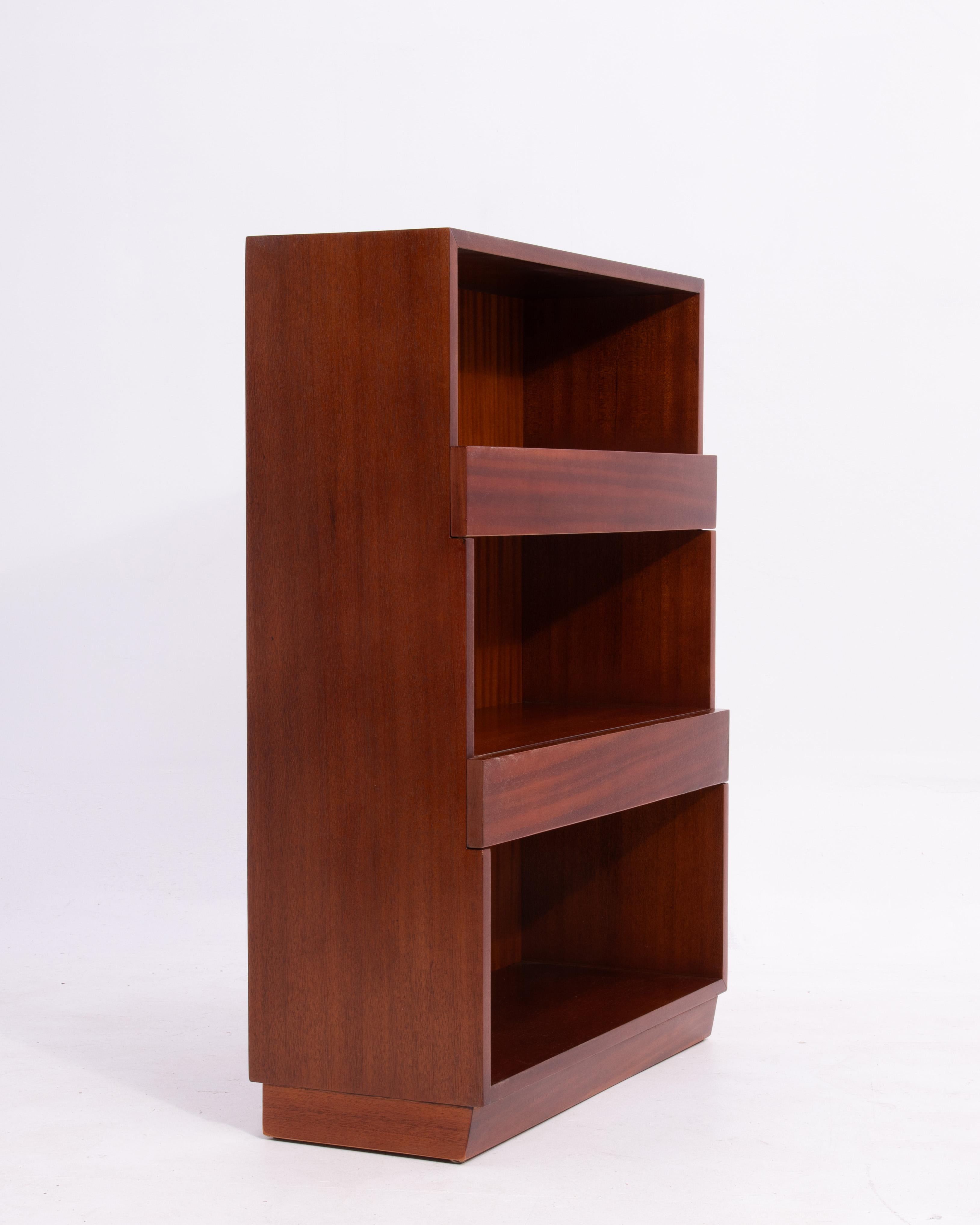 American Edward Wormley Dunbar Banded Mahogany Stepped Bookcase 1960s For Sale