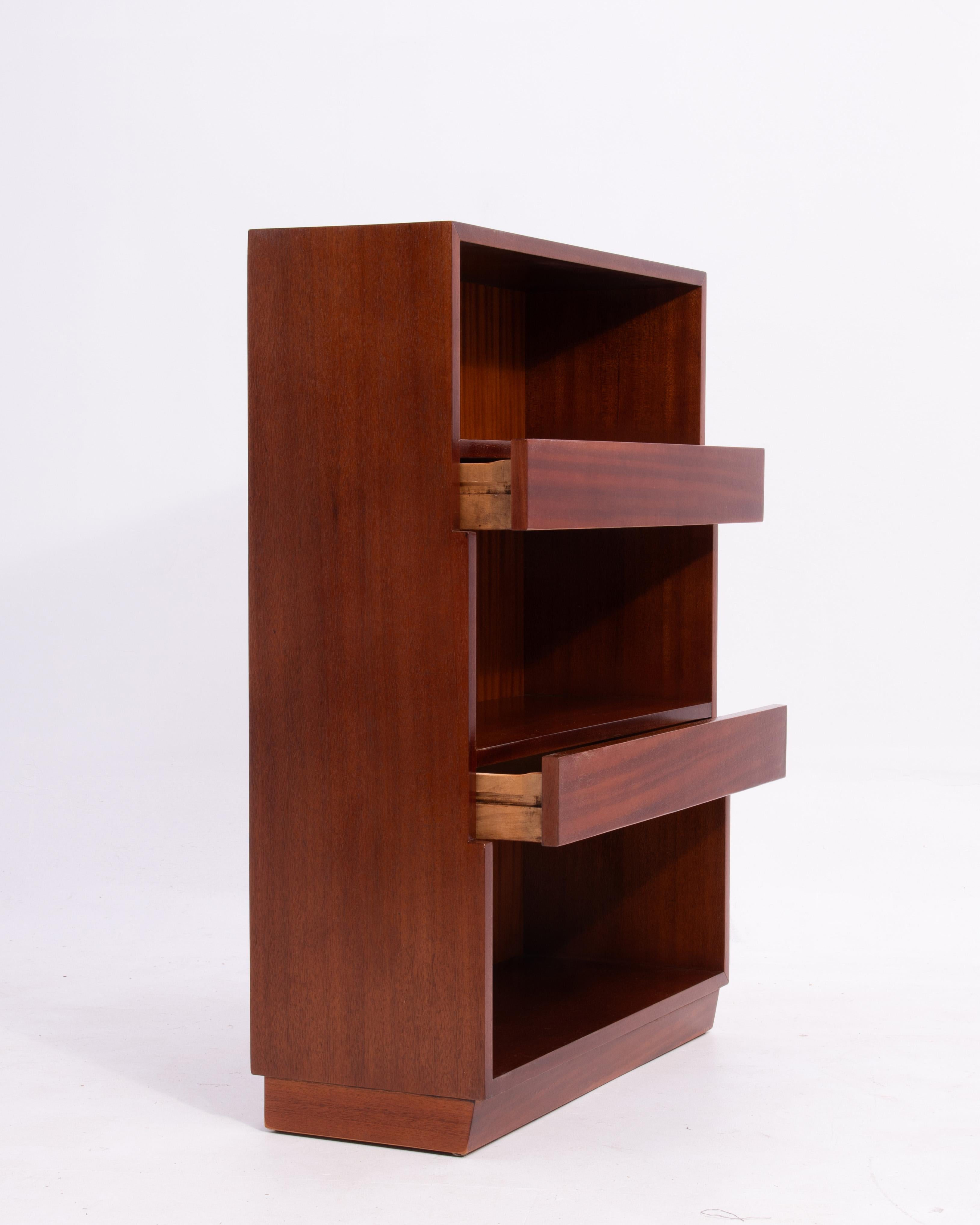 Edward Wormley Dunbar Banded Mahogany Stepped Bookcase 1960s In Good Condition For Sale In Forest Grove, PA