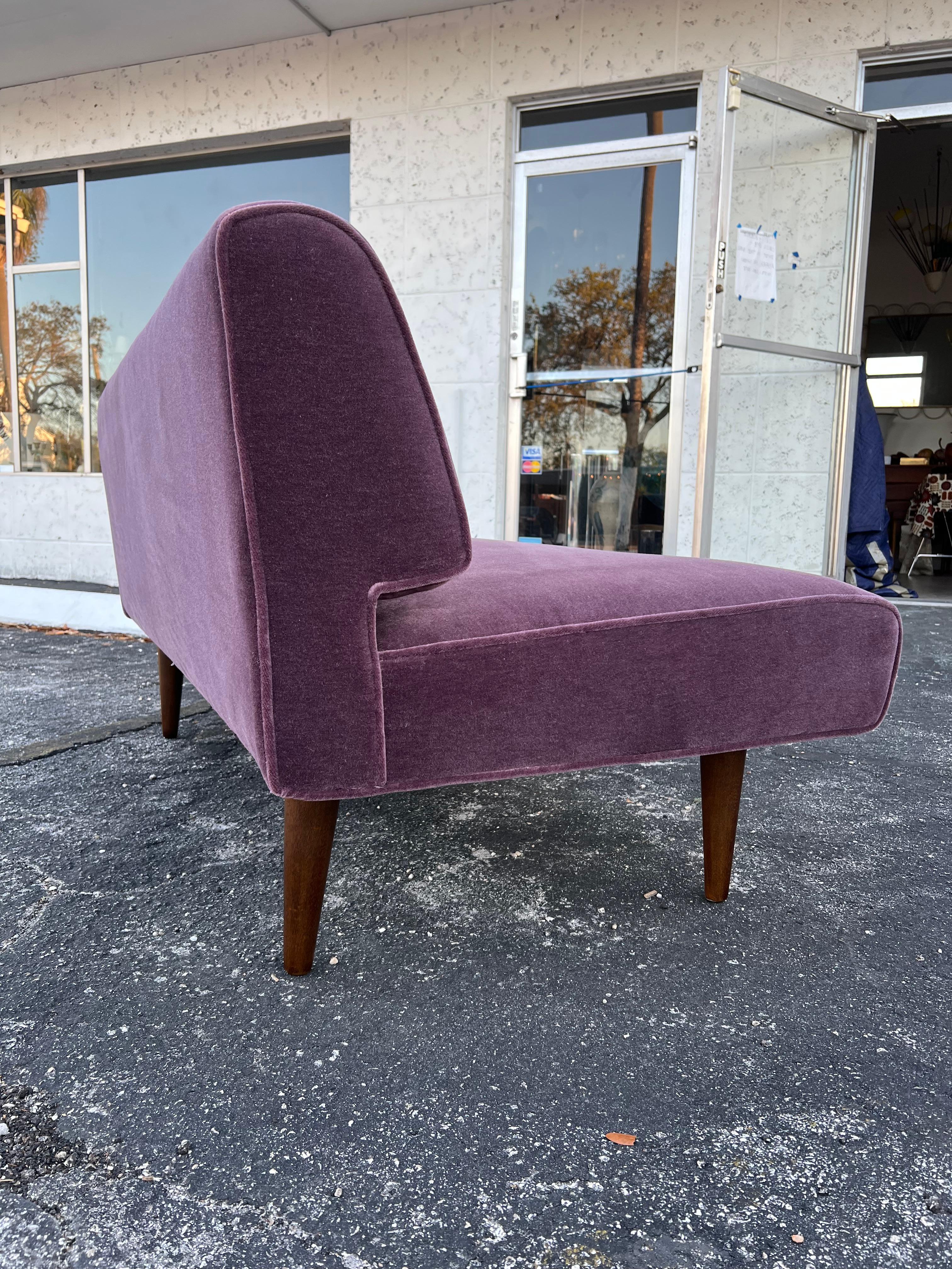Edward Wormley Dunbar Channel Back Settee, 1940 ca. In condizioni buone in vendita a St.Petersburg, FL