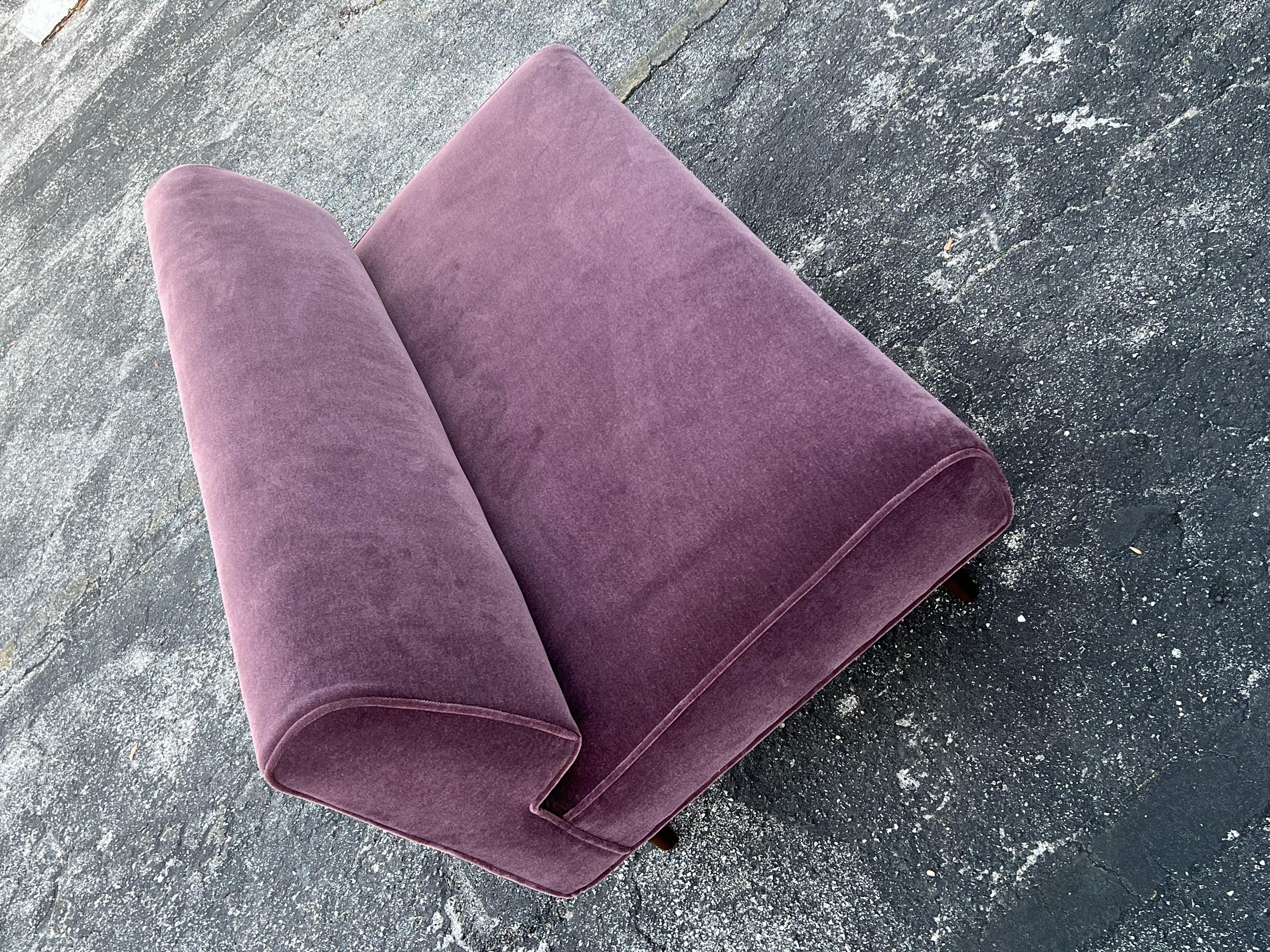 Metà XX secolo Edward Wormley Dunbar Channel Back Settee, 1940 ca. in vendita