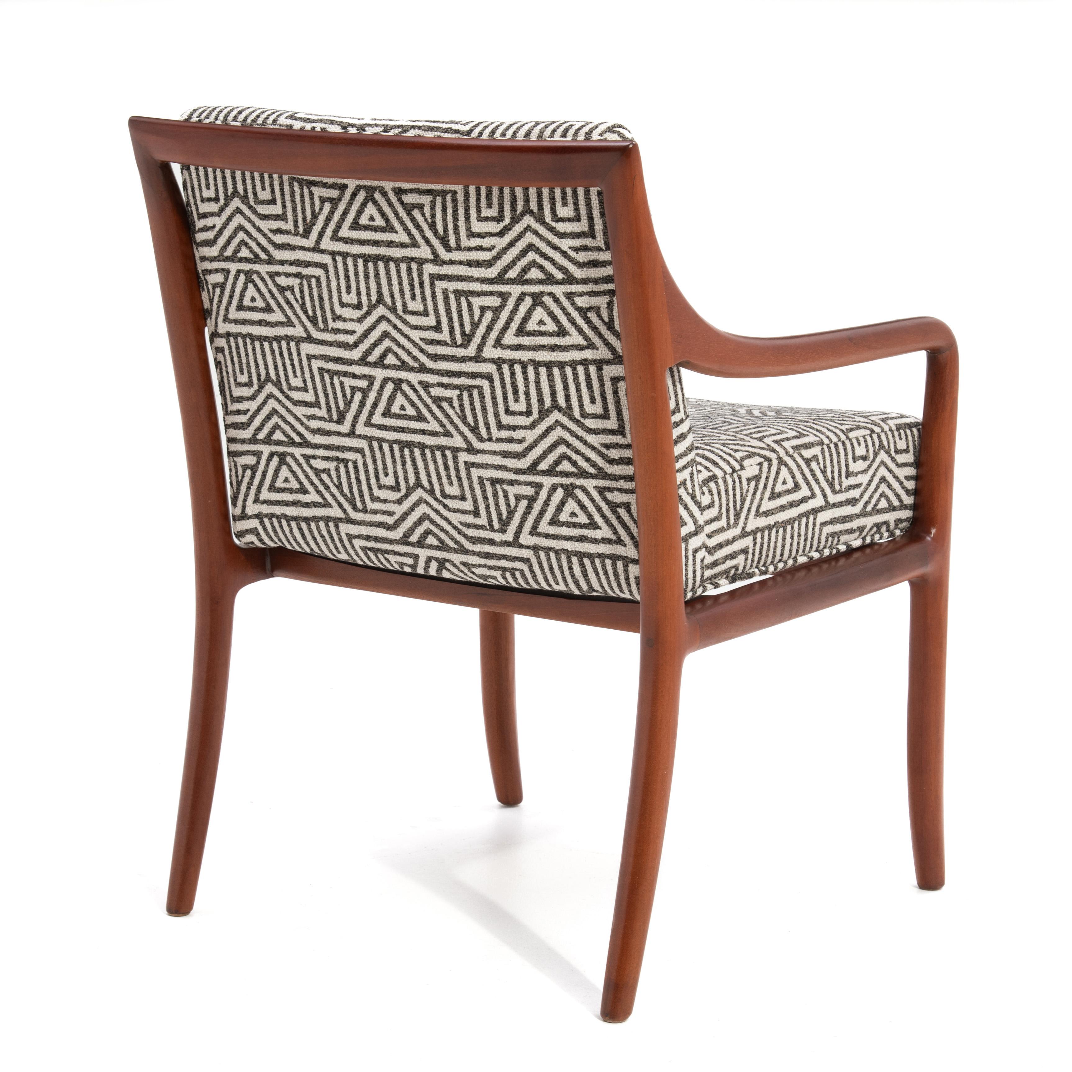 Mid-Century moderno Edward Wormley Dunbar Poltrona in mogano metà secolo restaurata in vendita