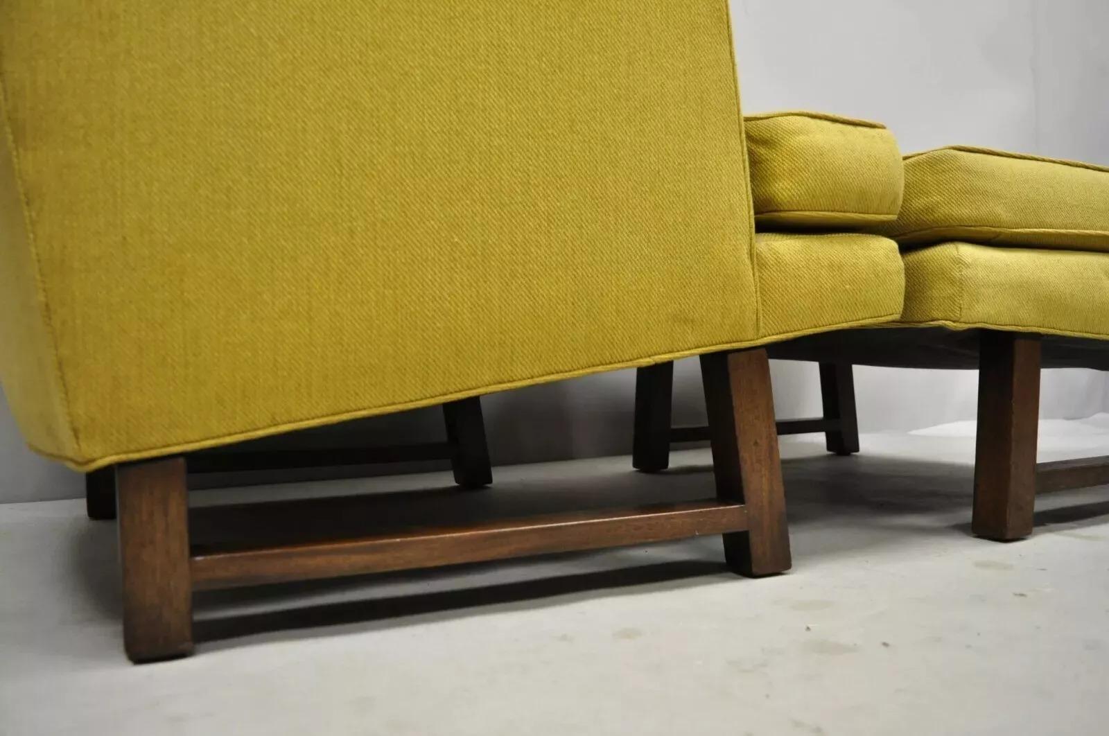 20ième siècle Edward Wormley Dunbar, chaise longue à haut dossier en noyer, moderne du milieu du siècle, et ottoman en vente