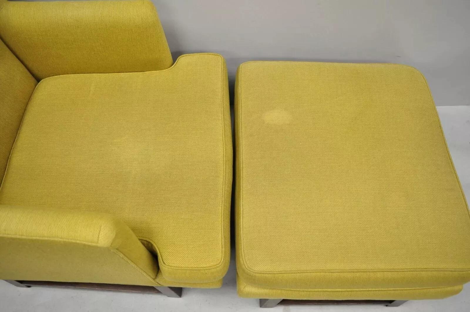 Tissu d'ameublement Edward Wormley Dunbar, chaise longue à haut dossier en noyer, moderne du milieu du siècle, et ottoman en vente