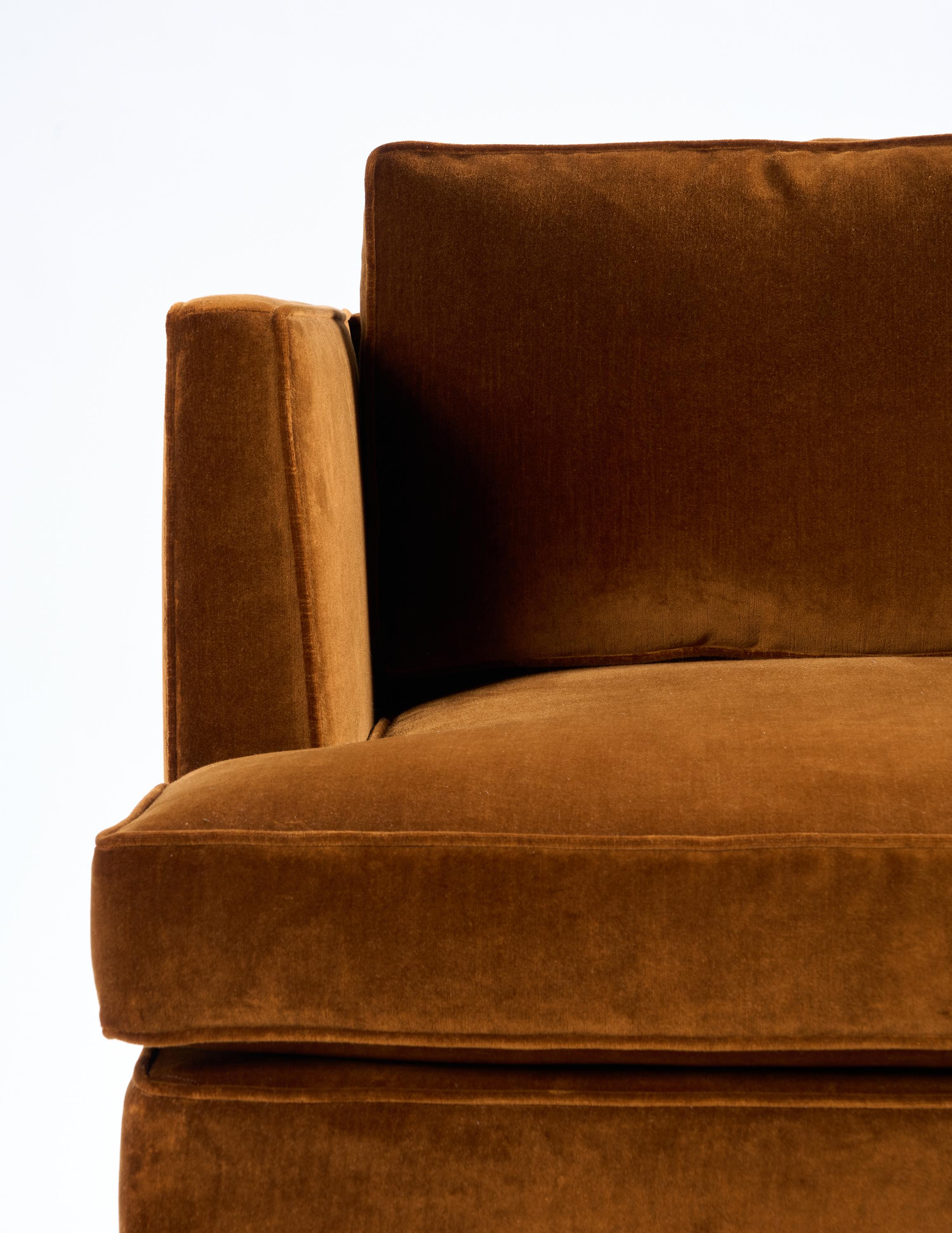 Laiton Edward Wormley, Canapé Dunbar, velours Brown et pieds en laiton en vente