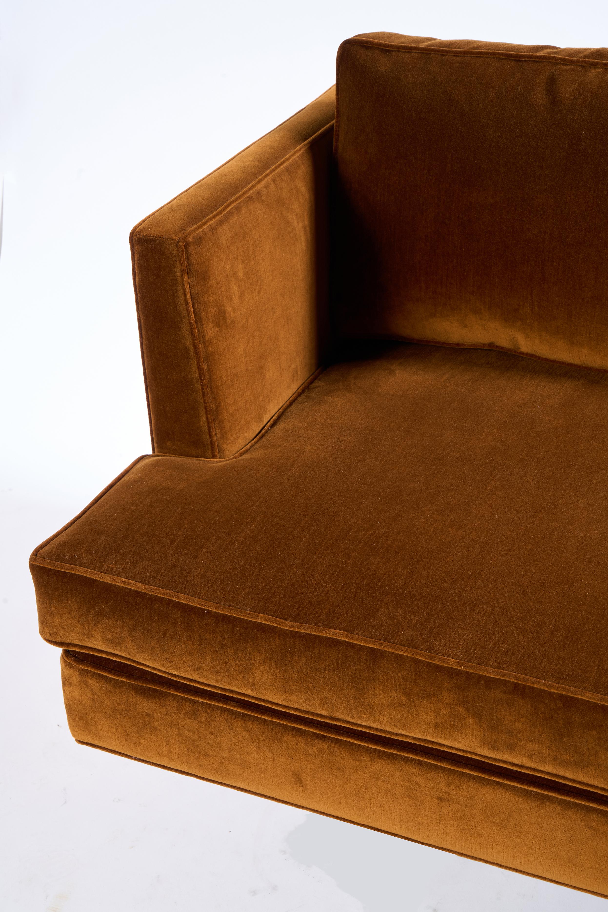 Edward Wormley, Canapé Dunbar, velours Brown et pieds en laiton en vente 2