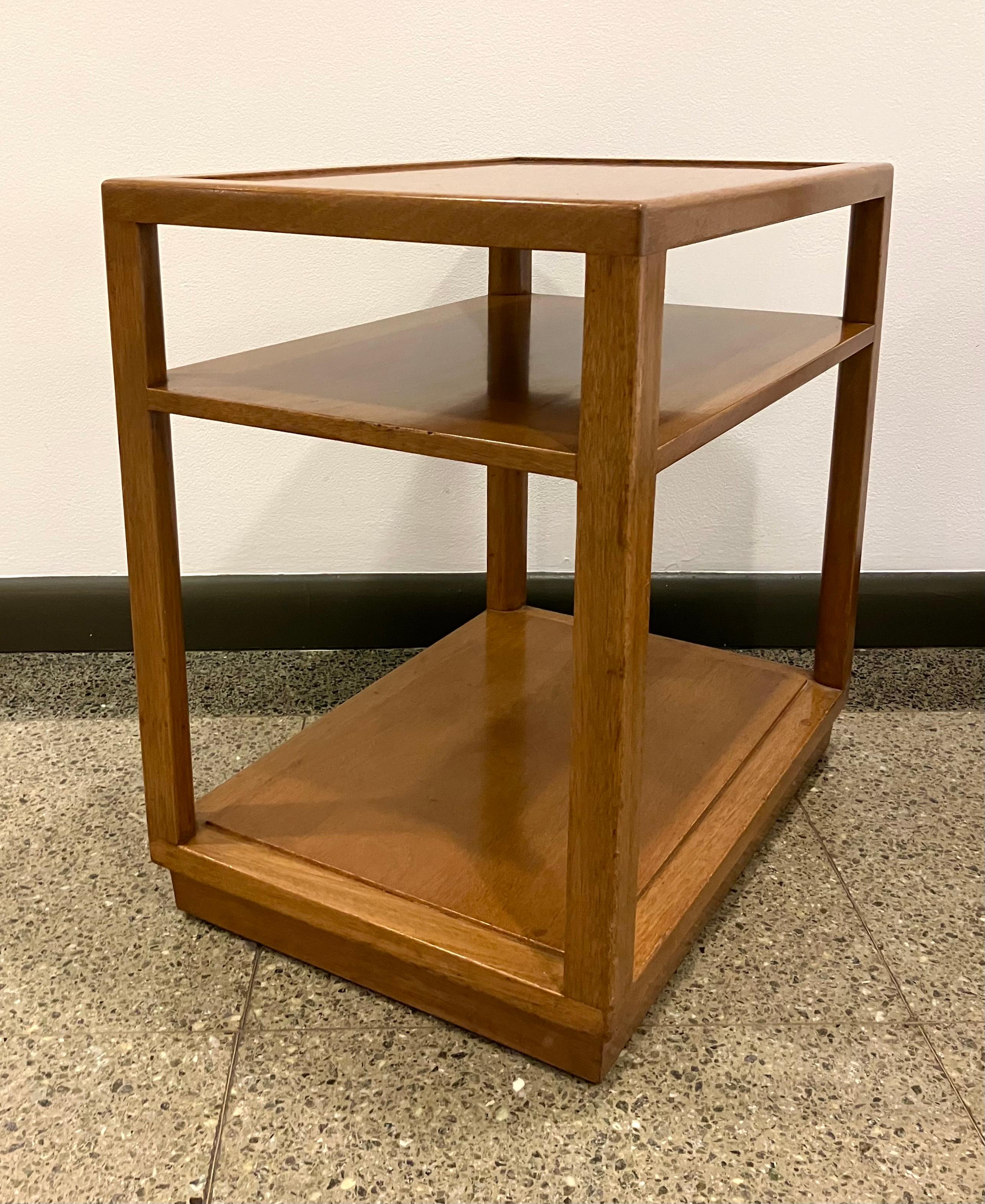 Edward Wormley, Early Pair Side Tables model 4774A In Good Condition For Sale In Brooklyn, NY