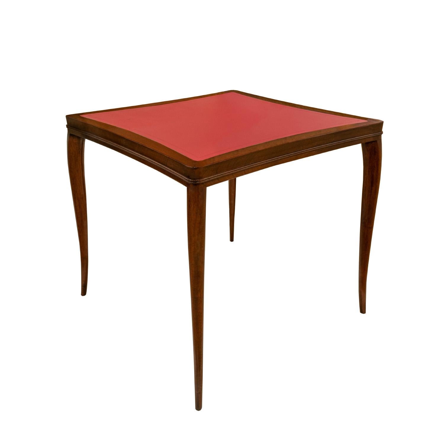 Eleganter Spieltisch von Edward Wormley mit roter Lederplatte aus den 1940er Jahren (Signiert) (Moderne der Mitte des Jahrhunderts) im Angebot