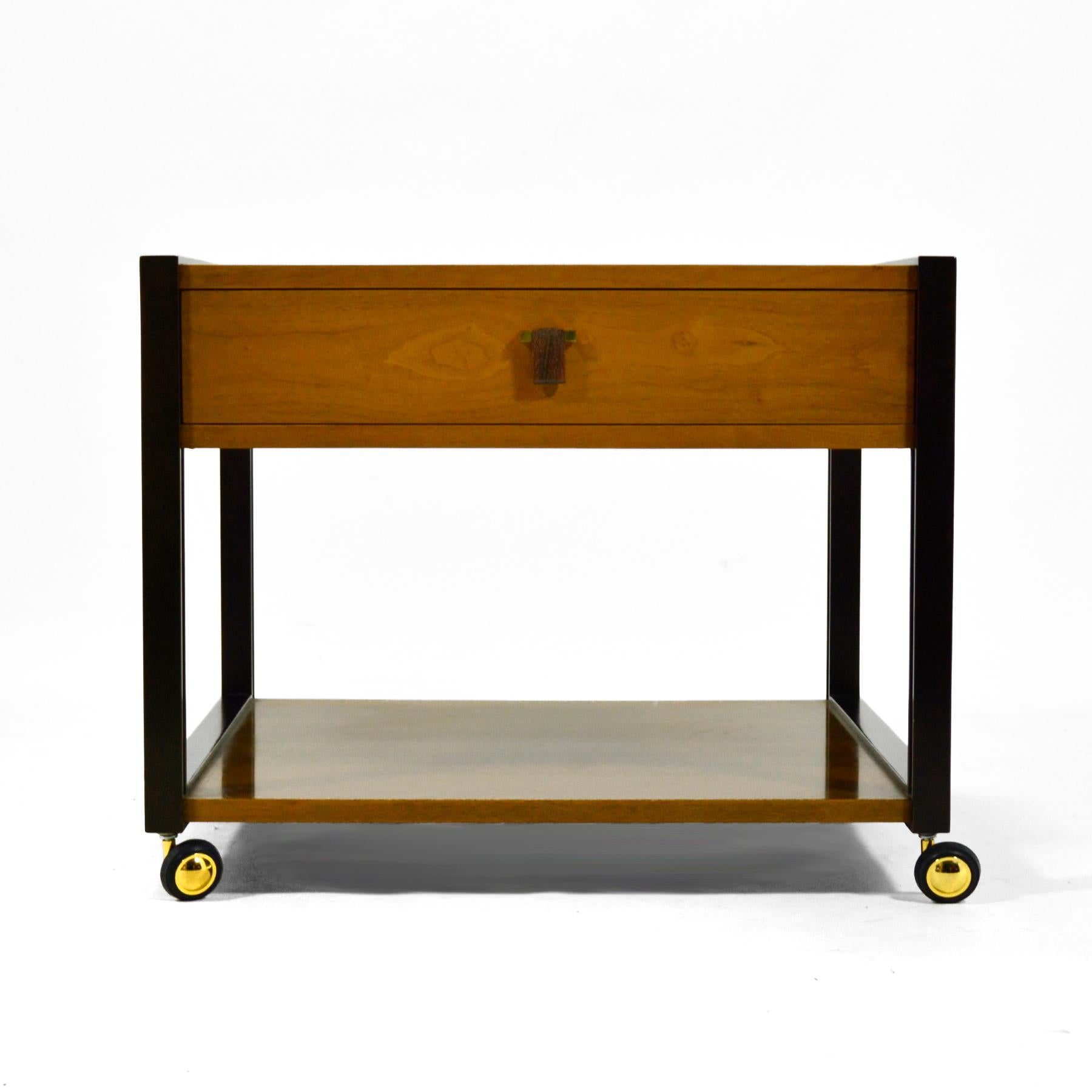 Mid-Century Modern Table d'appoint Edward Wormley par Dunbar en vente