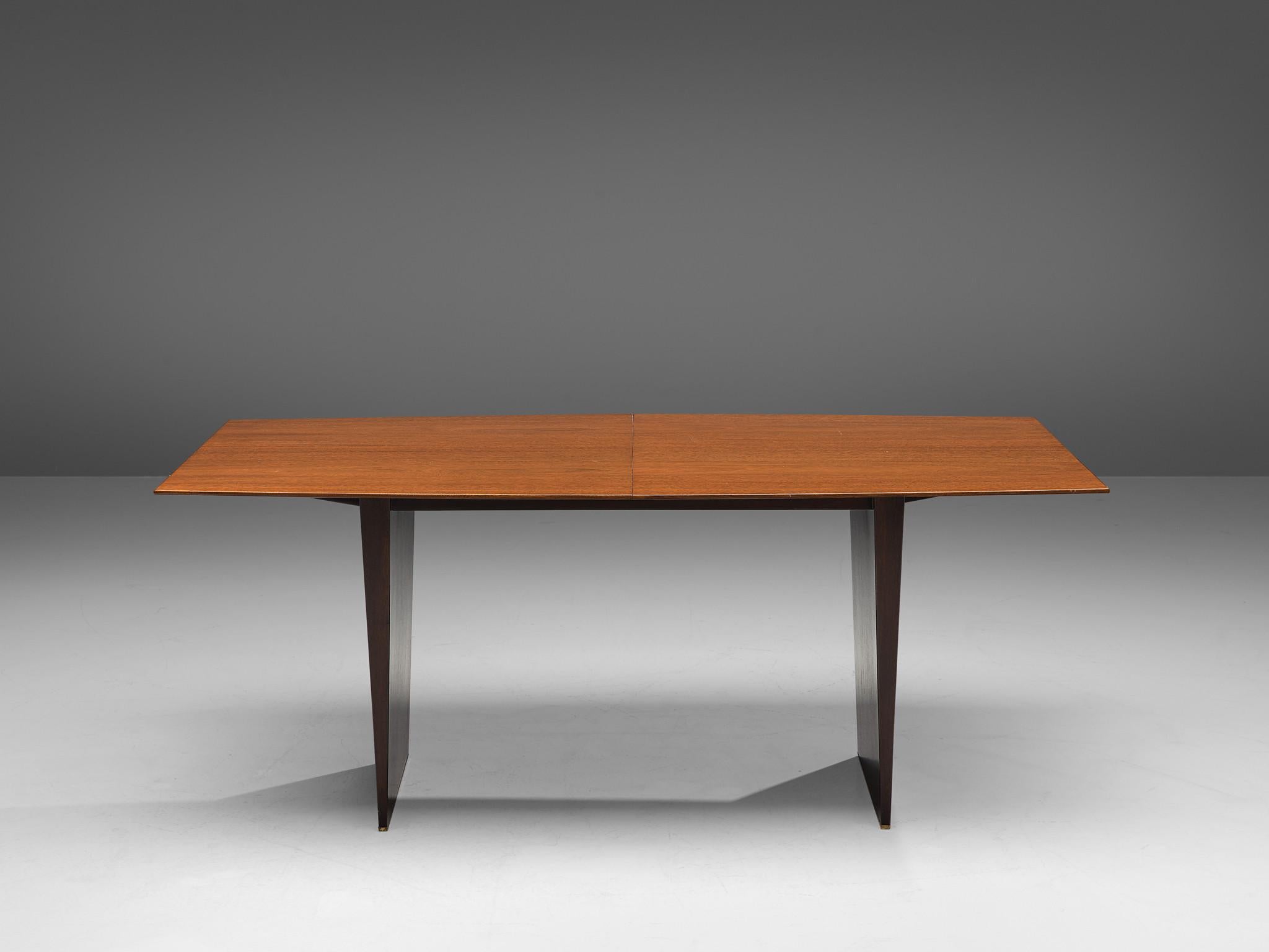 Edward Wormley extendable dining table in Tawi

Edward Wormley for Dunbar, dining table, tawi wood, The United States, 1960s

Wonderful boat-shaped dining table designed by Edward Wormley in the 1960s. The lacquered tabletop is made of tawi wood,