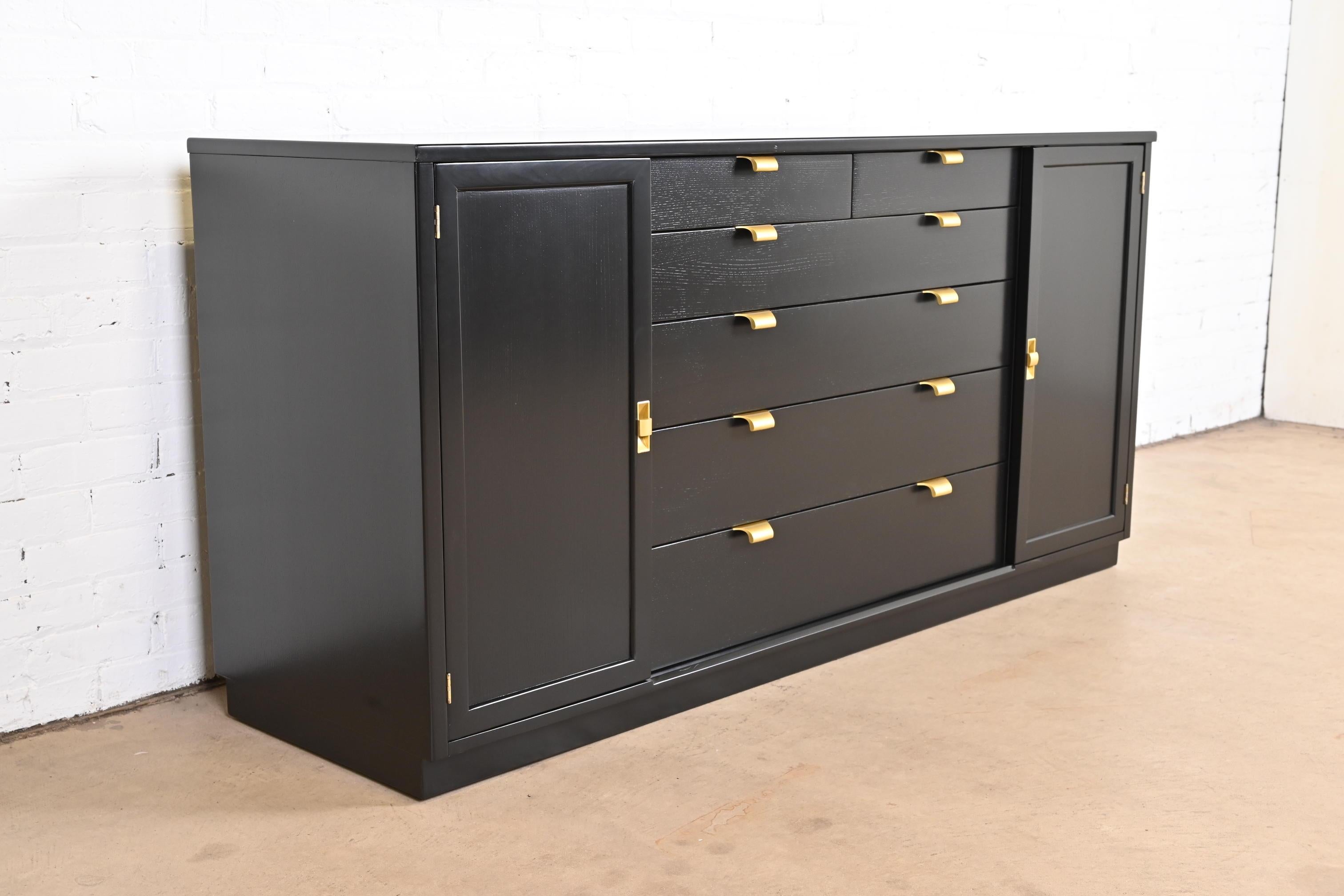 Schwarz lackierte Sideboard-Anrichte von Edward Wormley für Drexel, neu lackiert (amerikanisch) im Angebot