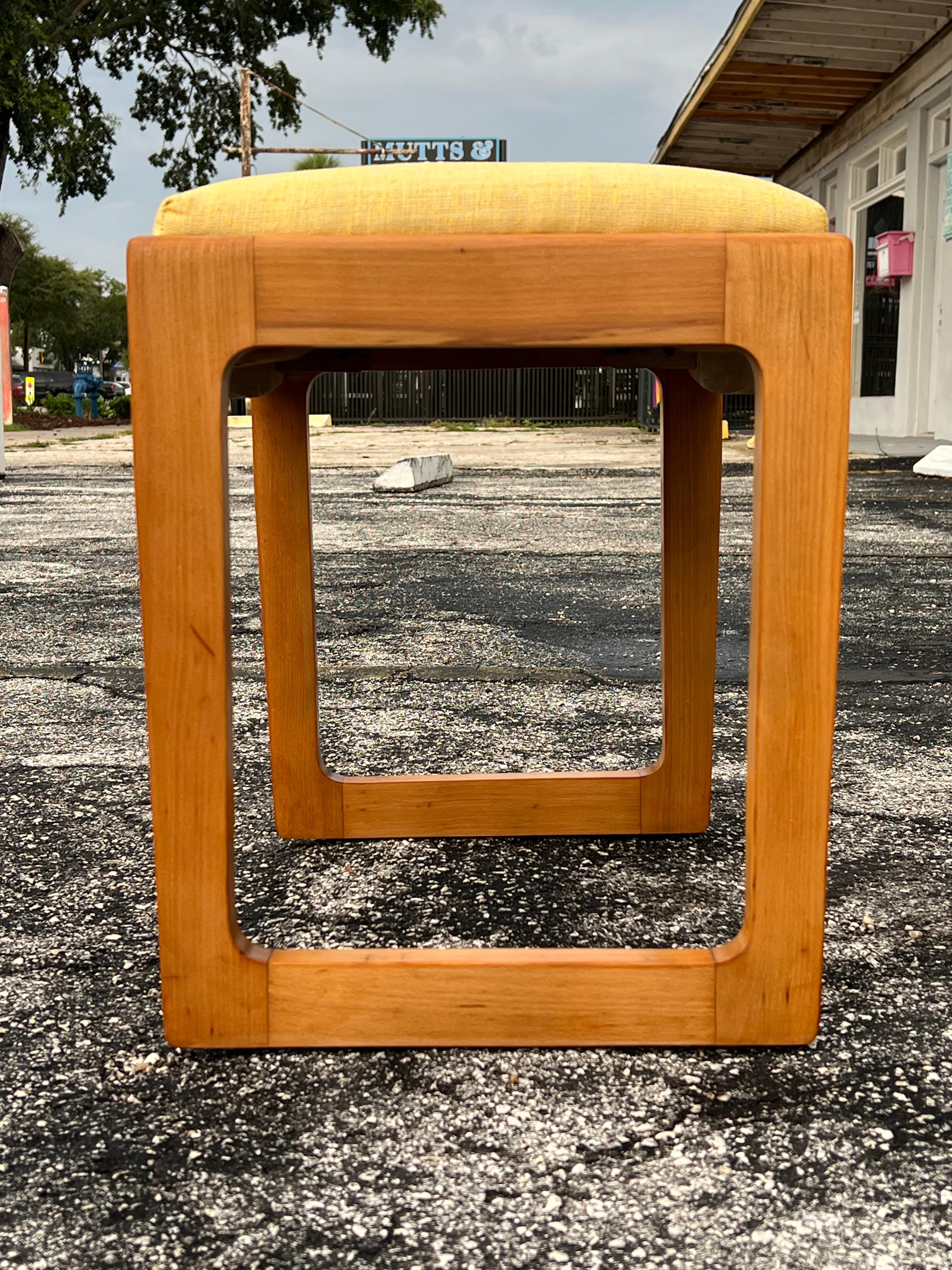 Edward Wormley For Drexel Precedent Bench With Upholstered Seat ca' 1950's en vente 2