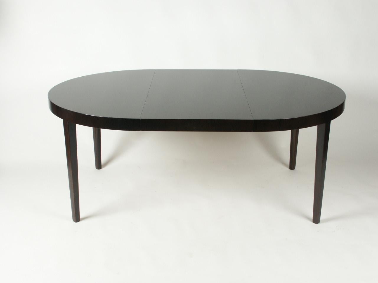 Mid-Century Modern Edward Wormley for Dunbar 1940s Round or Oval Dining Table For Sale