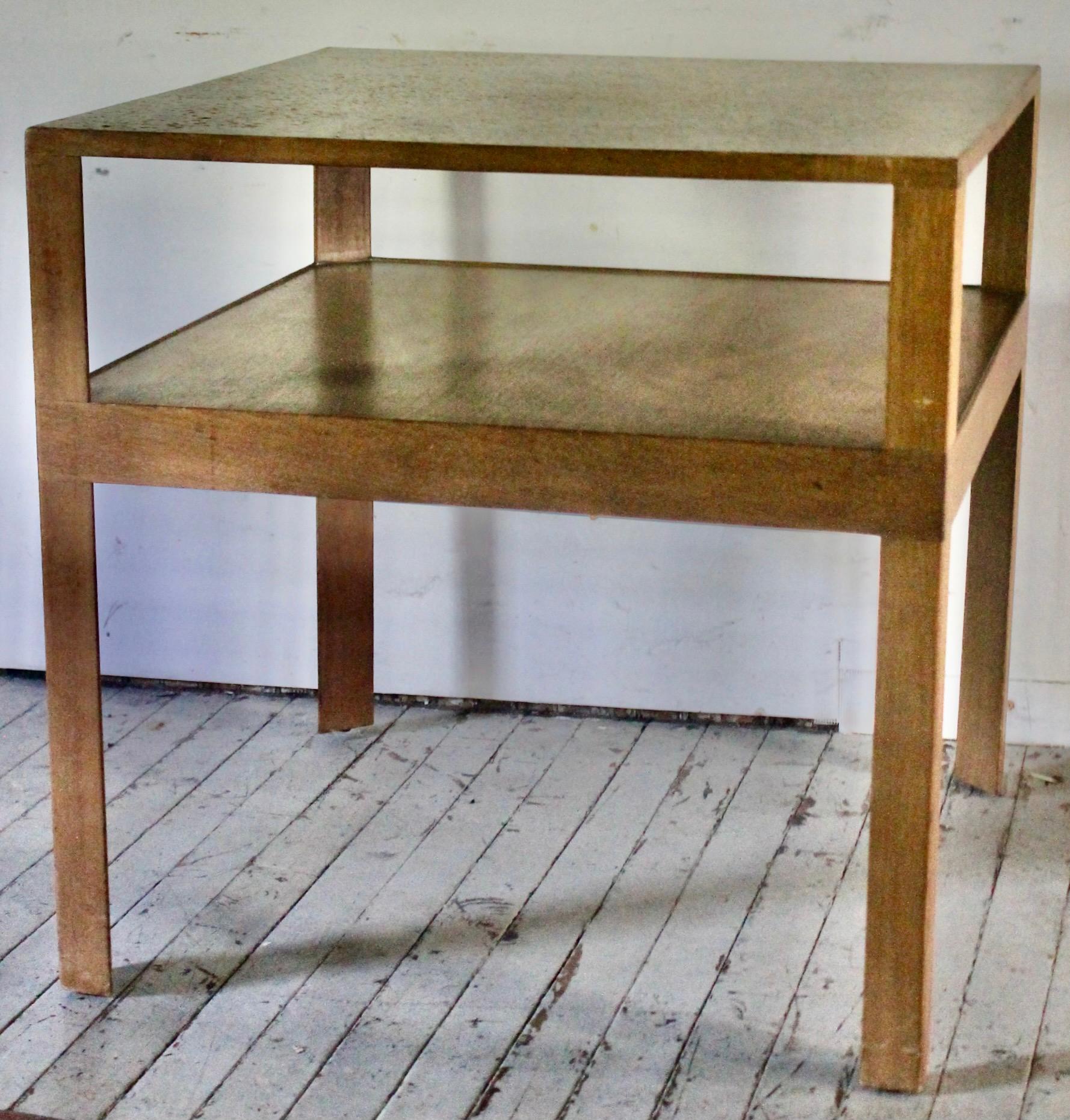 Americano Edward Wormley per Dunbar 1947 Tavolo da lampada in mogano con superficie in sughero in vendita