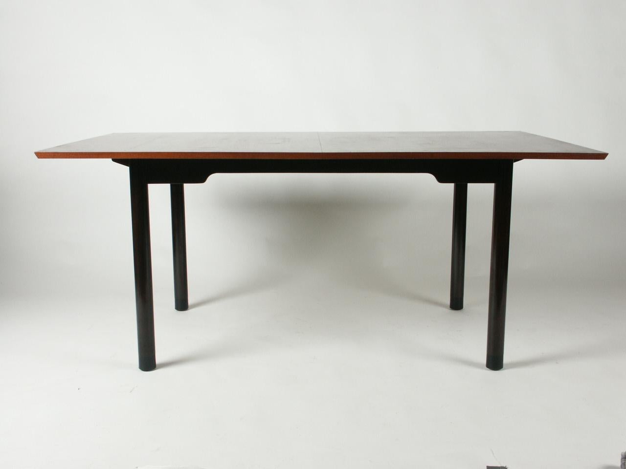 Mid-Century Modern  Edward Wormley for Dunbar 1950s Asian Influence Walnut Extension Dining Table For Sale