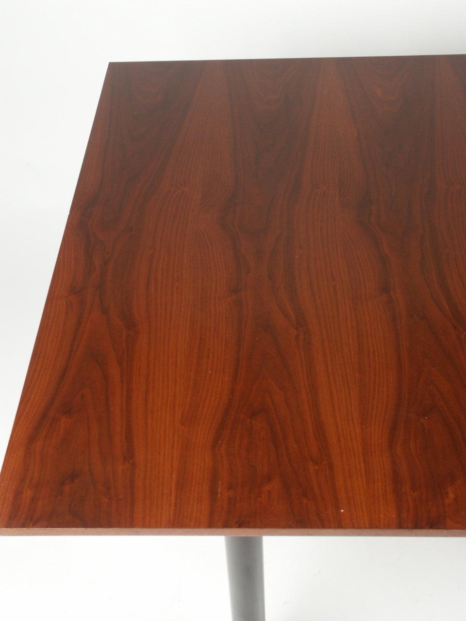  Edward Wormley for Dunbar 1950s Asian Influence Walnut Extension Dining Table In Good Condition For Sale In St. Louis, MO