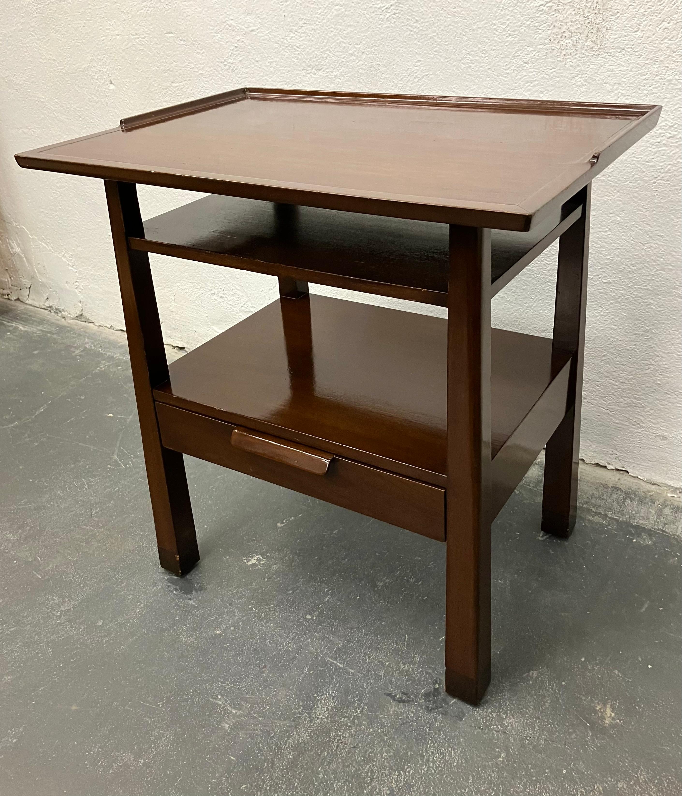 Edward Wormley for Dunbar 3-Tier Side Table In Good Condition For Sale In Brooklyn, NY