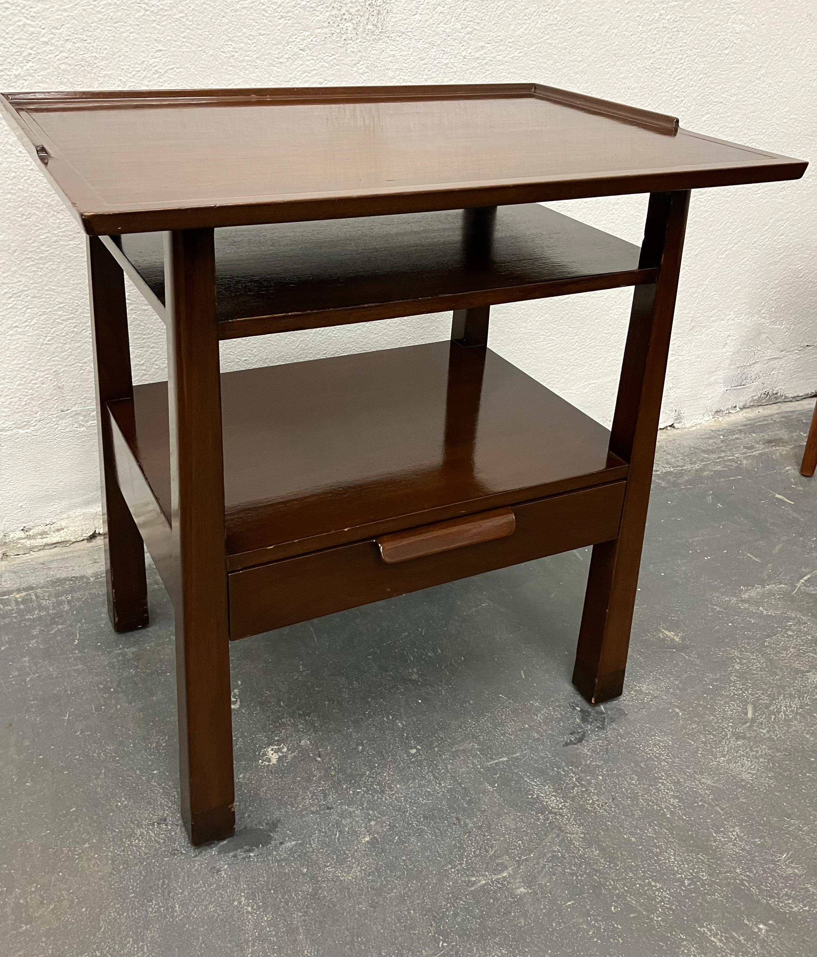 Edward Wormley for Dunbar 3-Tier Side Table In Good Condition For Sale In Brooklyn, NY