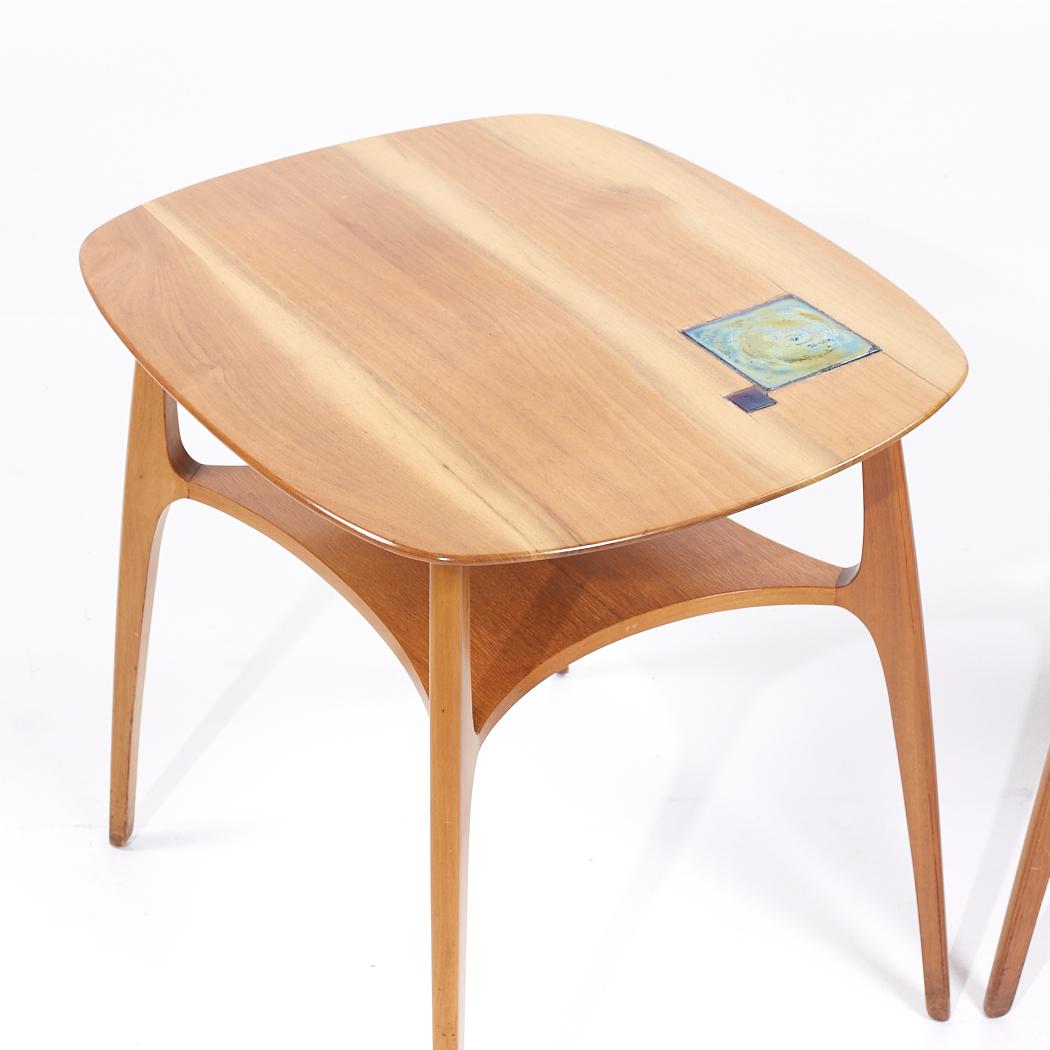 Beistelltische aus Nussbaum und Tiffany-Kacheln, Edward Wormley für Dunbar 5628T, Paar im Angebot 3