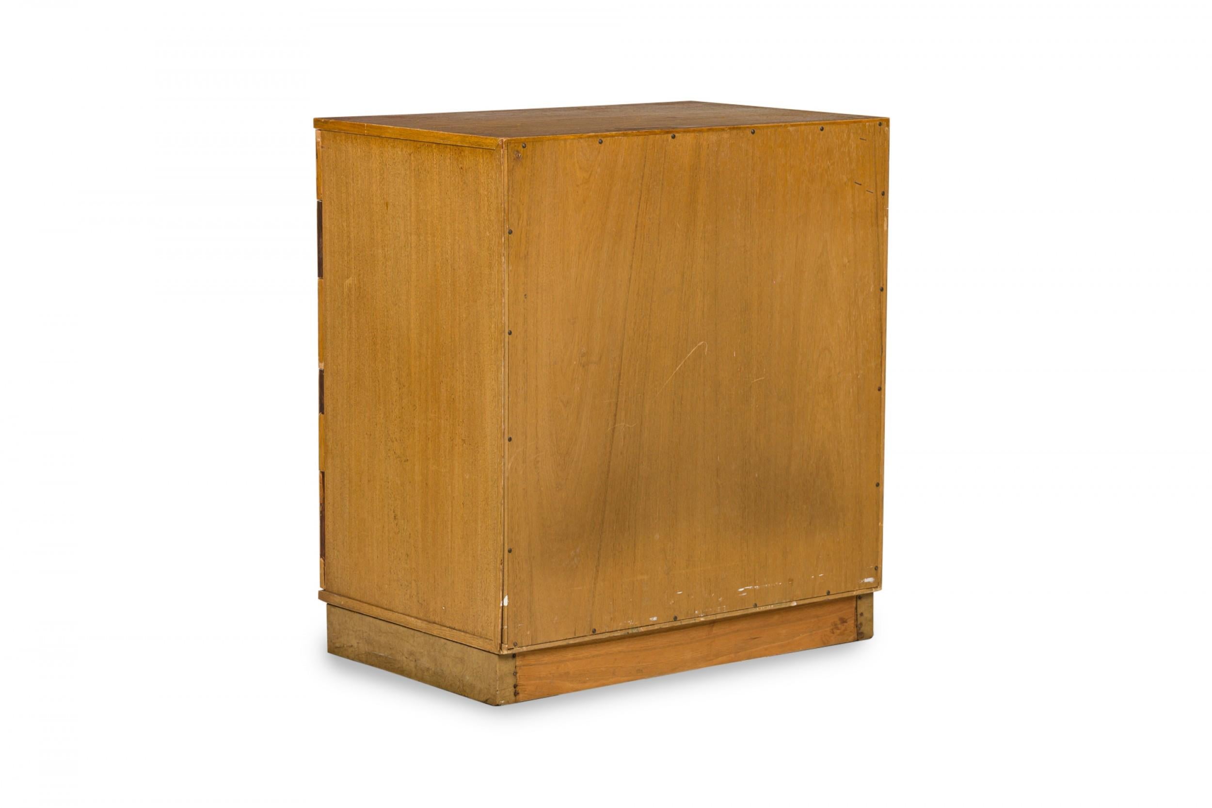 Edward Wormley for Dunbar American Mid-Century New World 5 Drawer Wooden Chest In Good Condition For Sale In New York, NY
