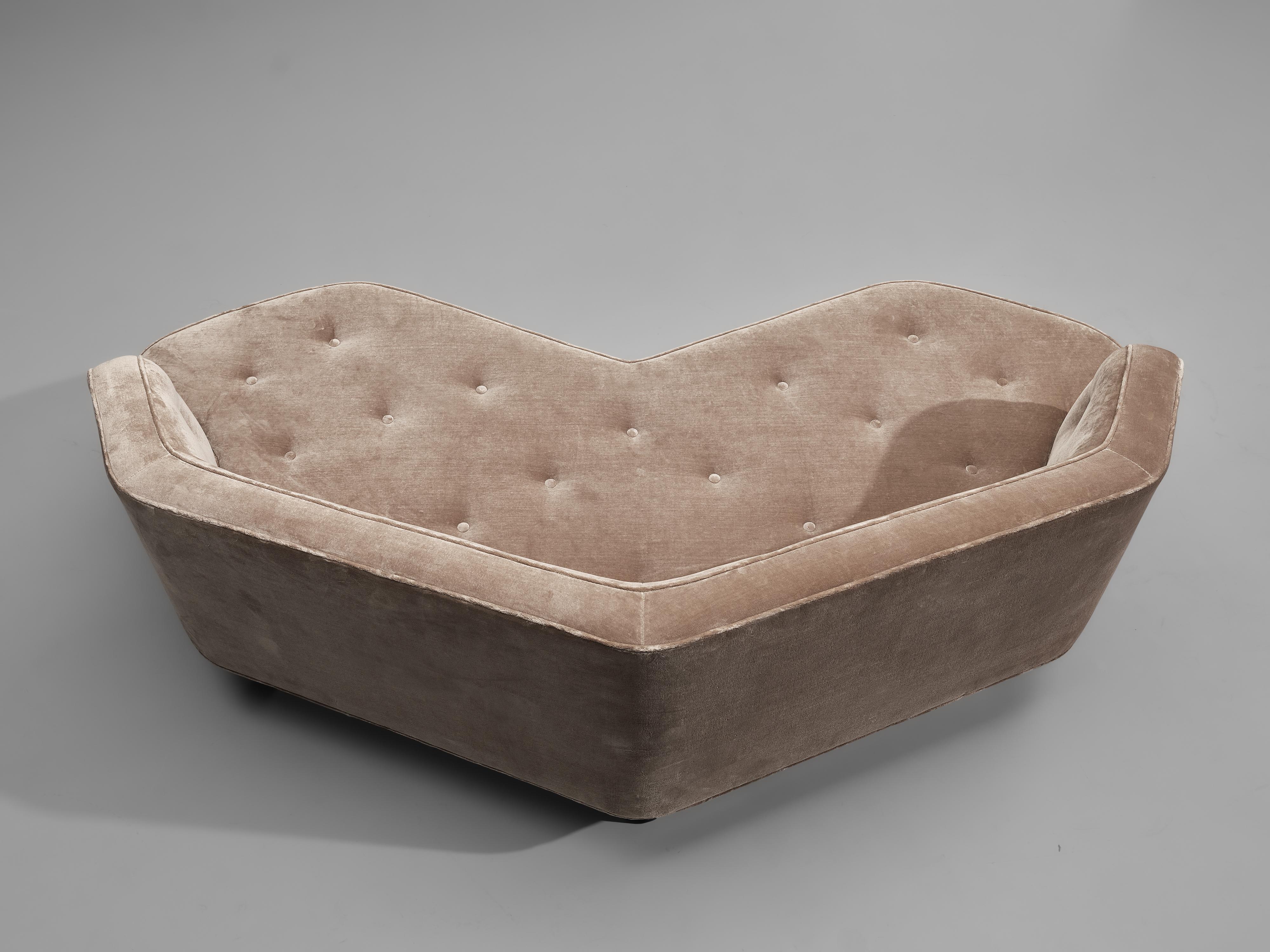 Edward Wormley for Dunbar Angular 'Janus' Sofa in Taupe Velvet Upholstery In Good Condition In Waalwijk, NL