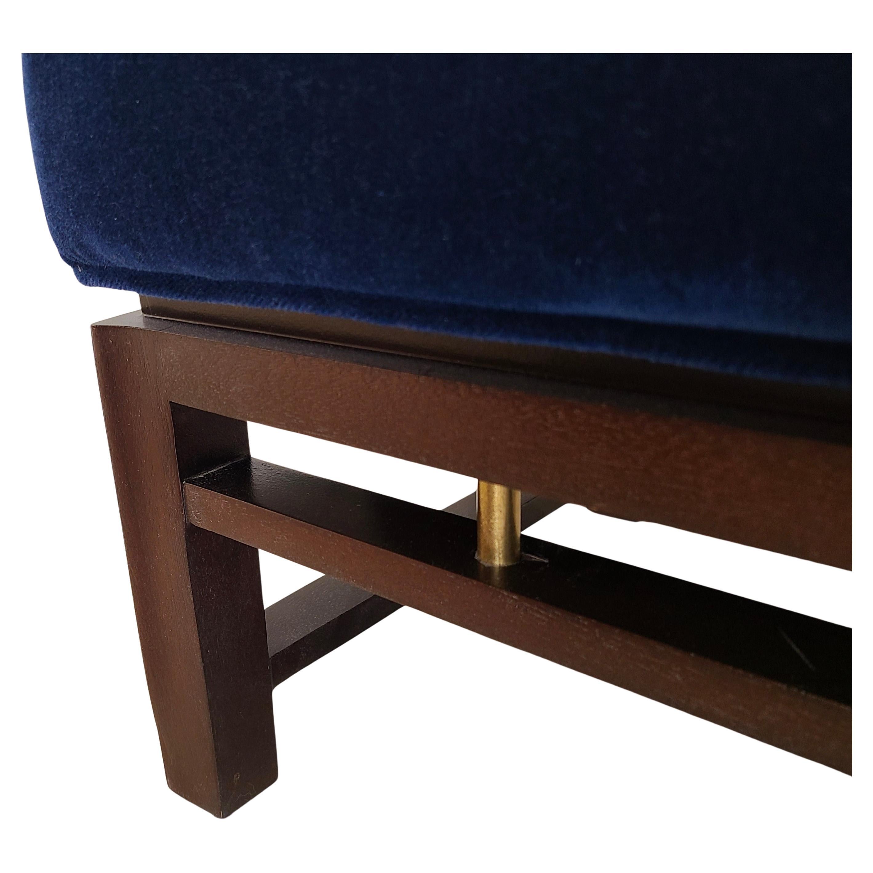 Edward Wormley for Dunbar Bench #286 in Mohair In Good Condition In Fraser, MI