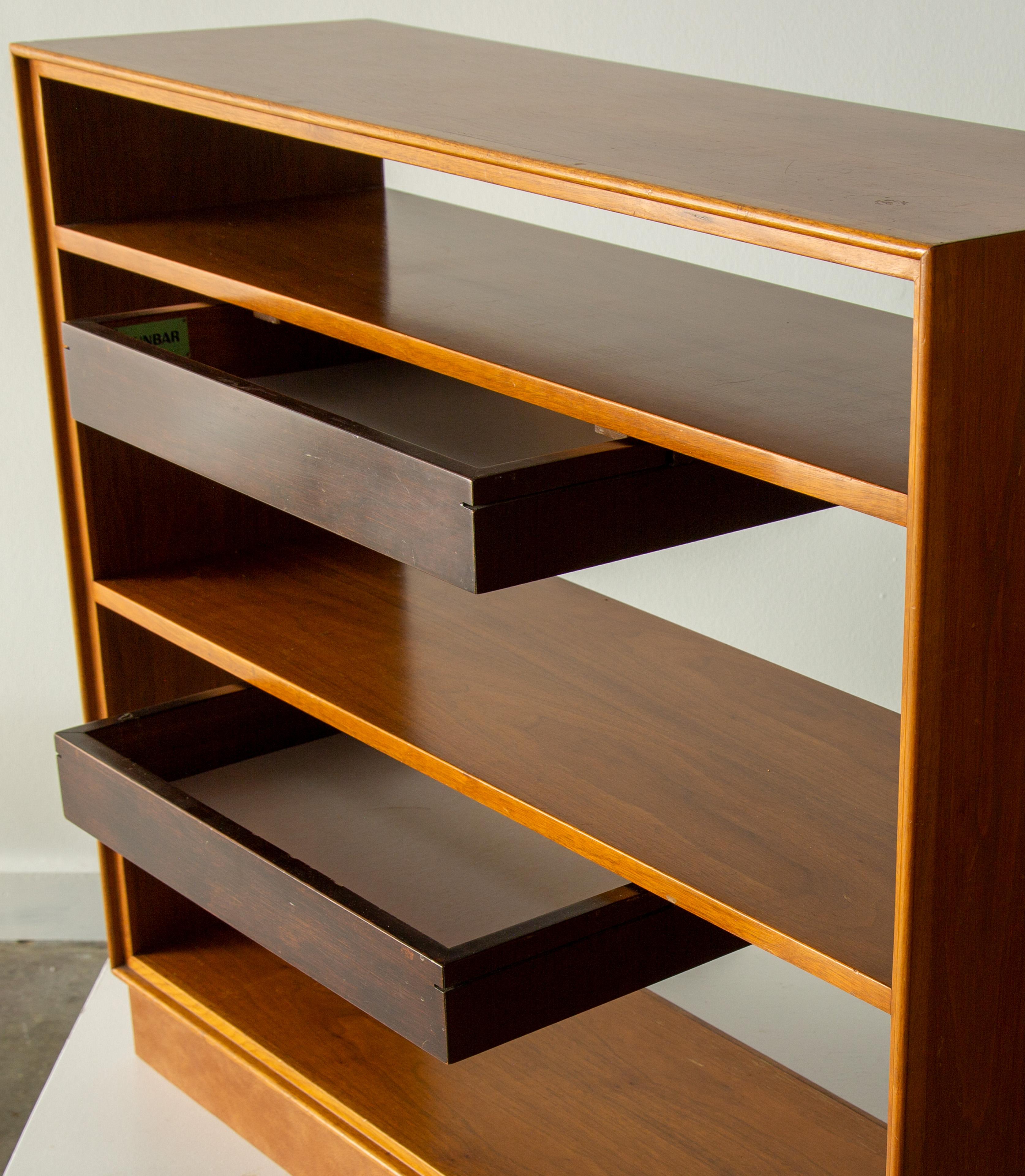 Mid-Century Modern Edward Wormley for Dunbar Bookcase model 686 in mahogany and leather